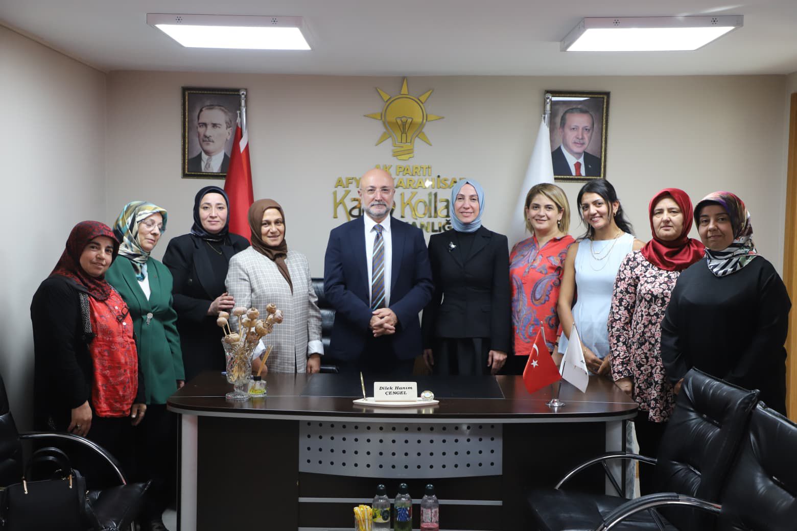 Bakan Yardimcisi Koçoğlu, Ak Parti̇ Afyon Teşki̇latini Zi̇yaret Etti̇ (3)