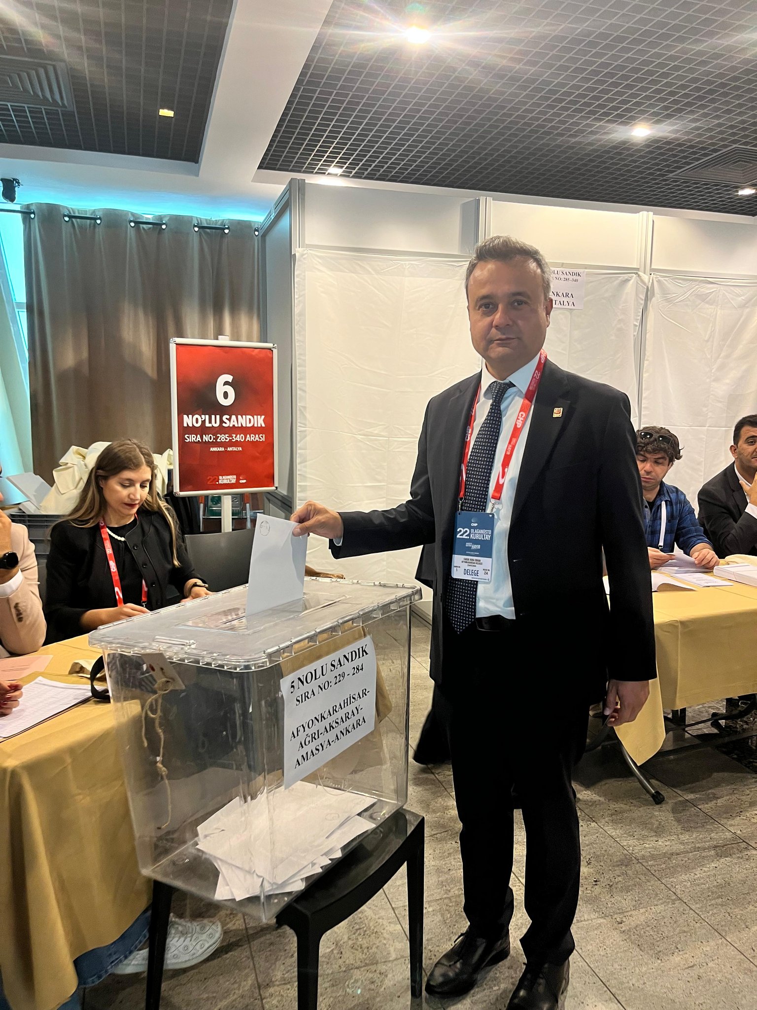 Başkan Erhan “Genel Başkanimiz Özgür Özel’i̇n Yanindayiz” (1)