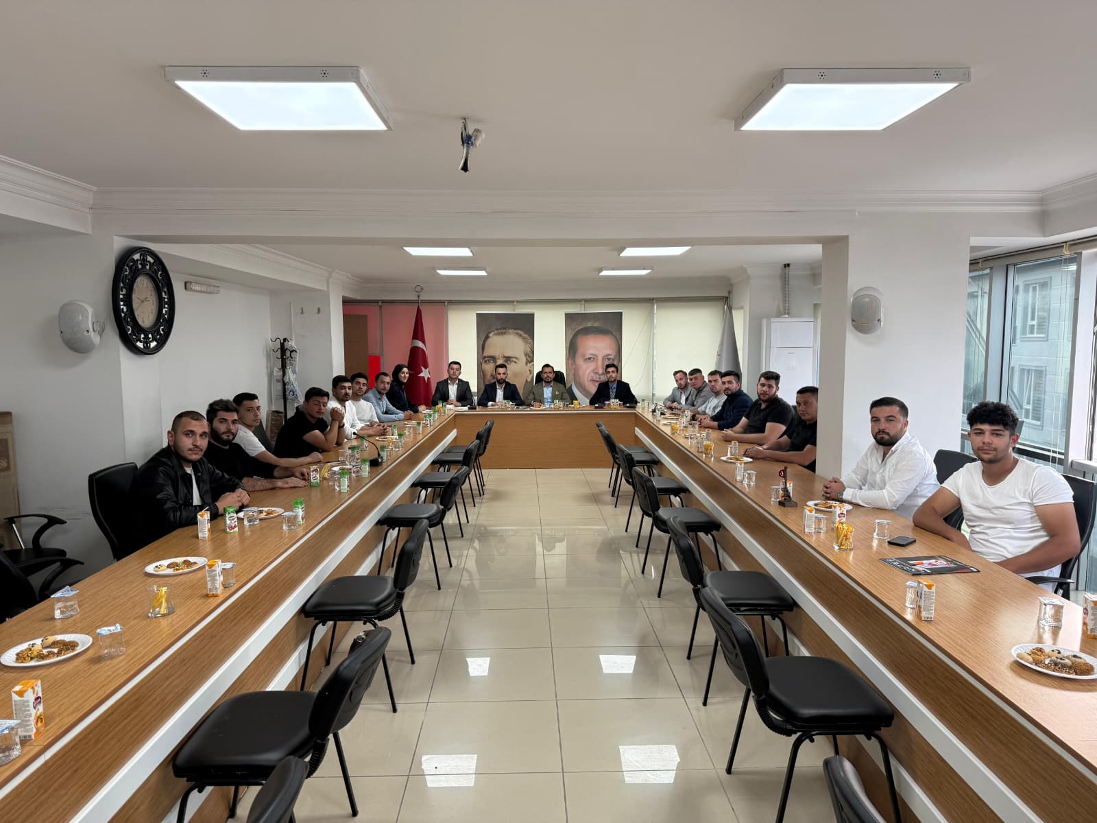 Başkan İntepe Ve Eki̇bi̇ Mkyk Üyesi̇ Mehmet Şi̇şman’i Mi̇safi̇r Etti̇ (3)