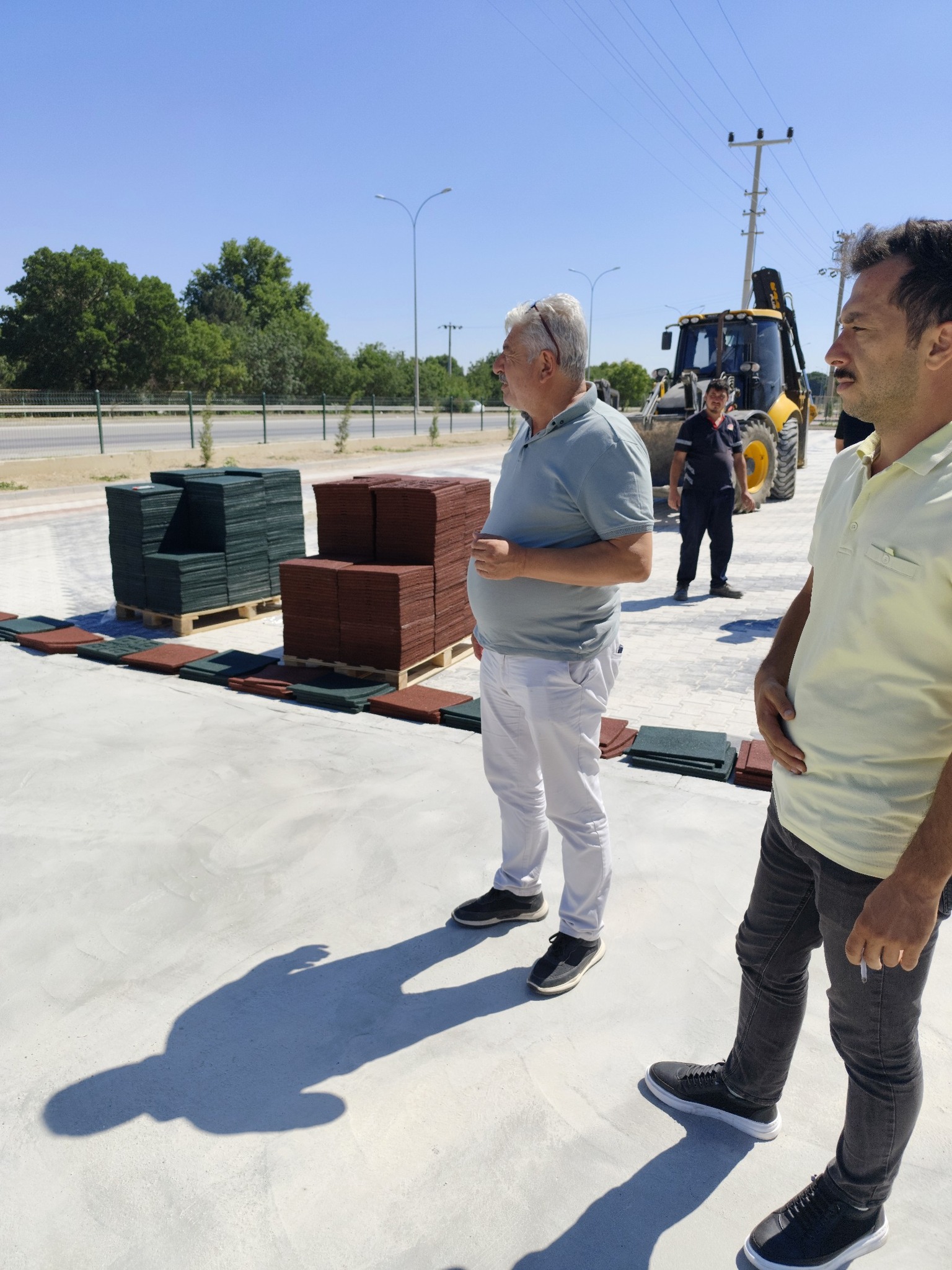 Başkan Karamoçu Çocuk Parki Çalişmalarini İnceledi̇ (2)