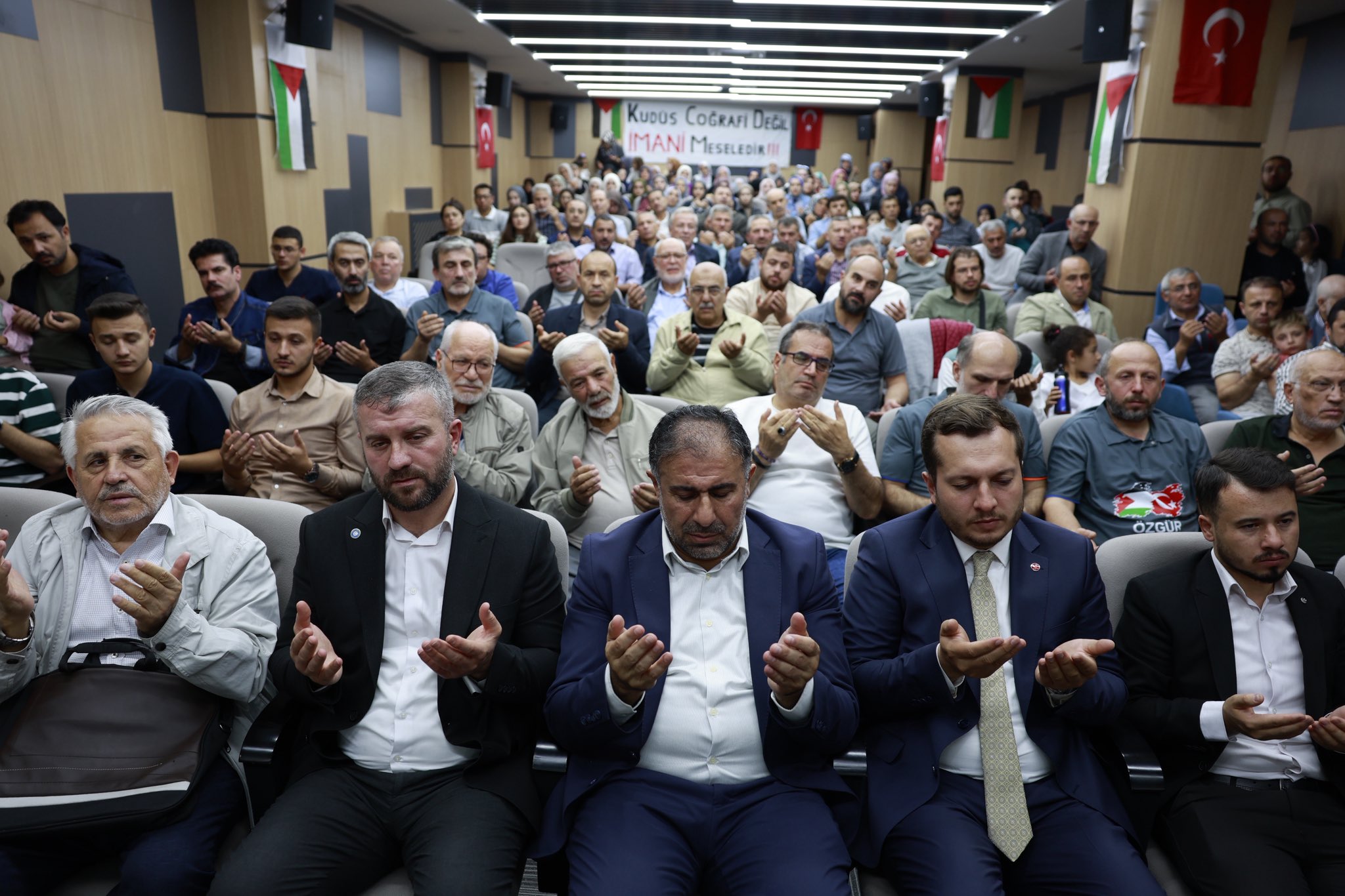 Başkan Karataş Fi̇li̇sti̇n’e Destek “Di̇reni̇ş Onurumuzdur” (2)