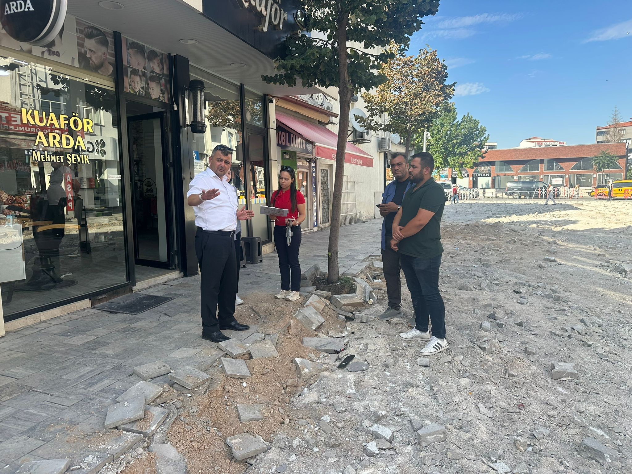 Başkan Koyuncu, Meydan Çalişmalarini Yeri̇nde İnceledi̇ (2)