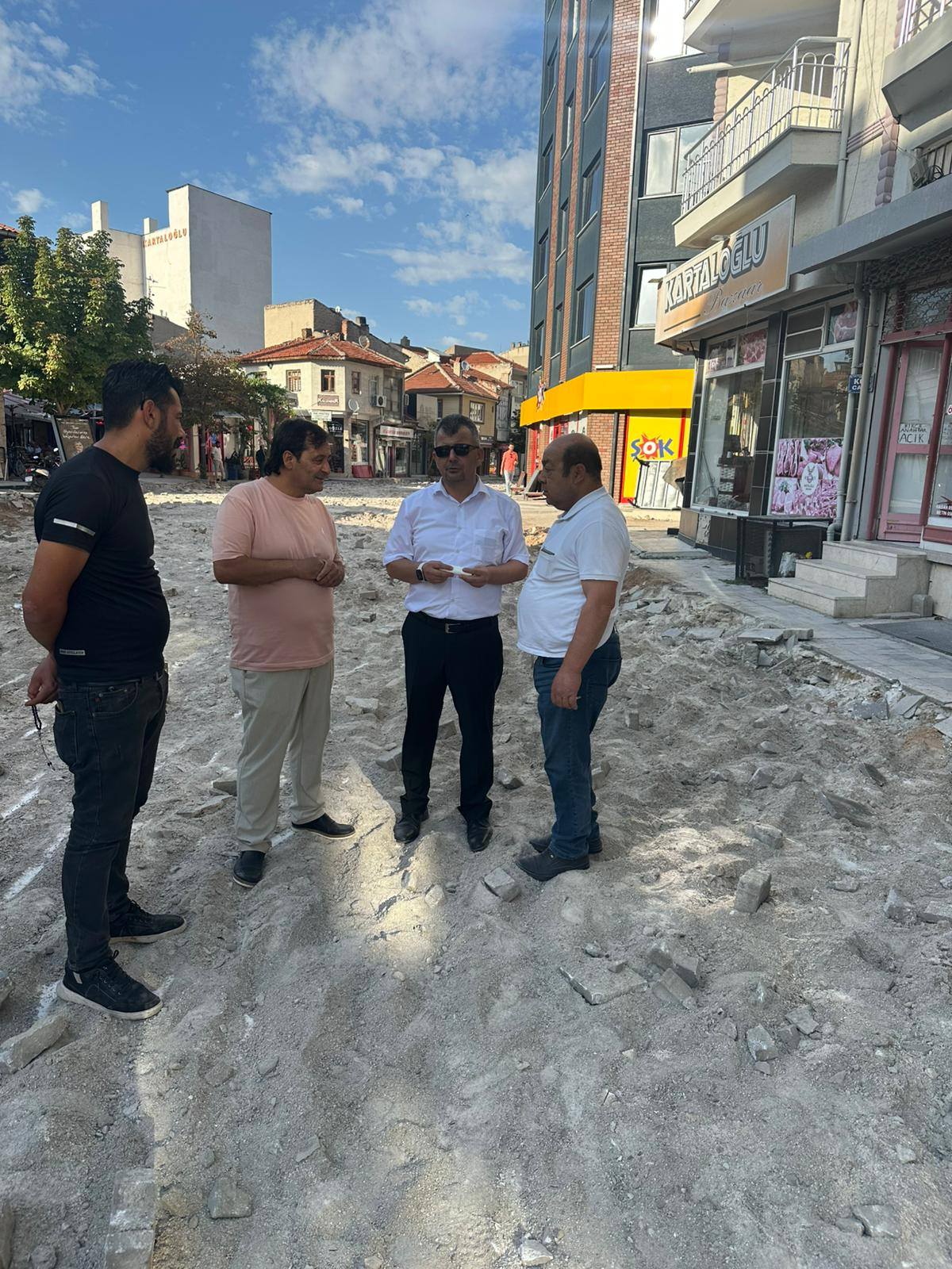 Başkan Koyuncu, Meydan Çalişmalarini Yeri̇nde İnceledi̇ (3)