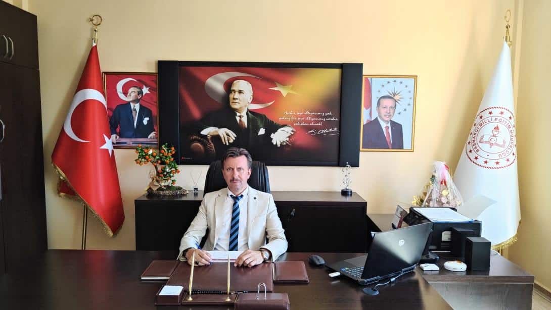 Başmakçi’da Yeni̇ Eği̇ti̇m Yili Başladi Müdür Fi̇li̇z’den Mesaj