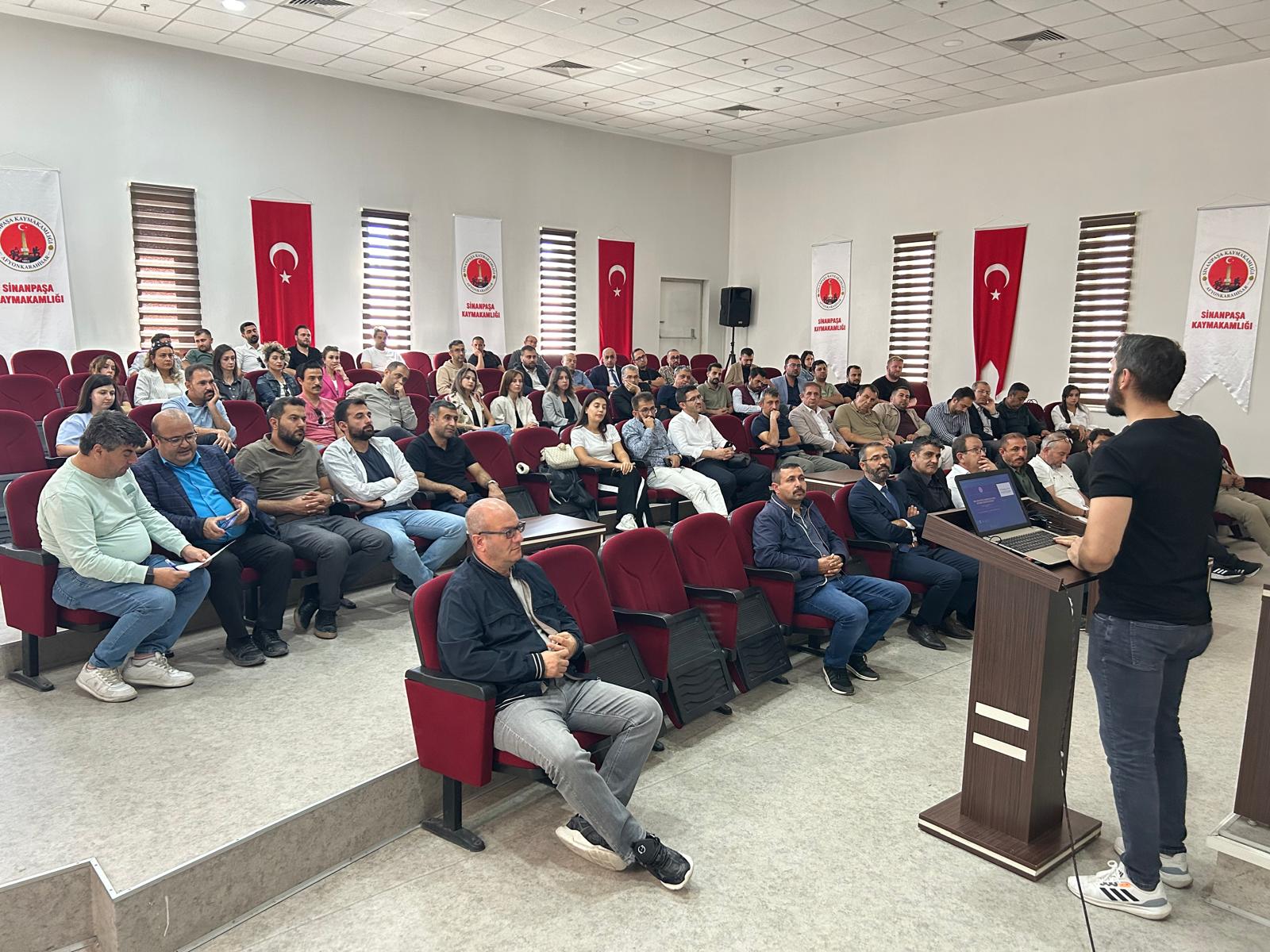 “Bi̇r Adim Önde” Projesi̇ Si̇nanpaşa’da Hayata Geçti̇ (1)