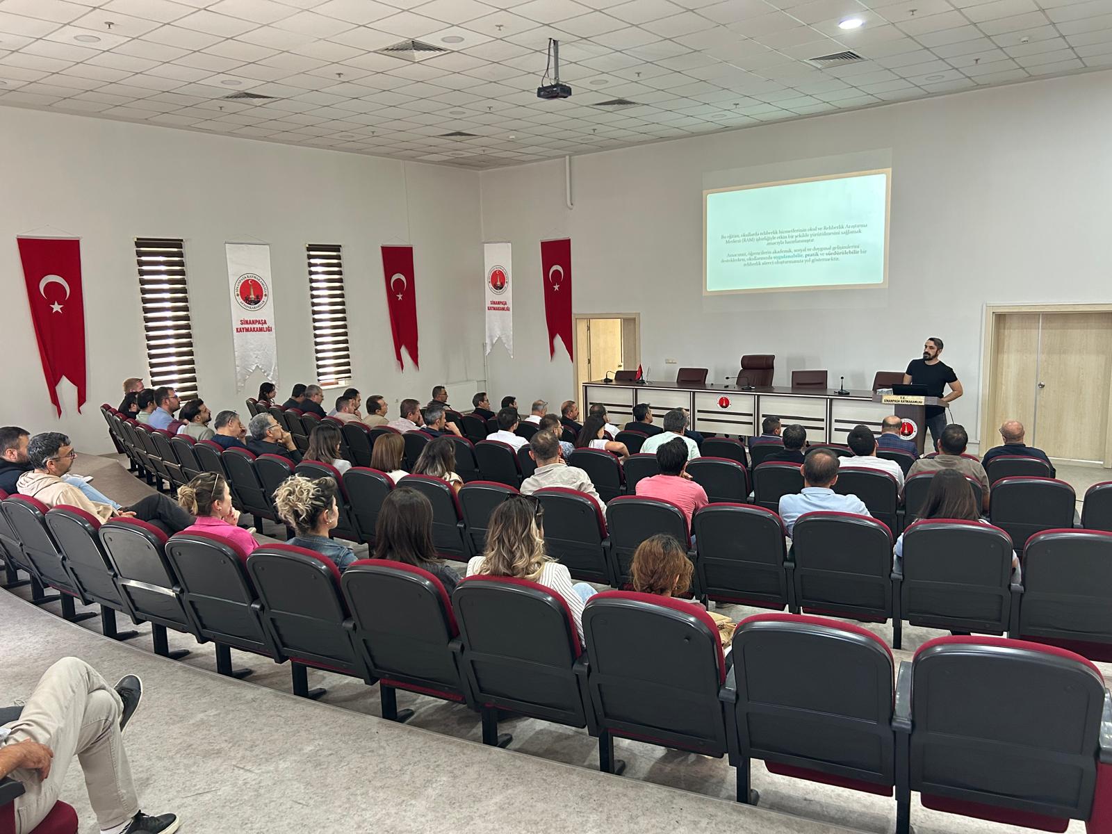 “Bi̇r Adim Önde” Projesi̇ Si̇nanpaşa’da Hayata Geçti̇ (2)