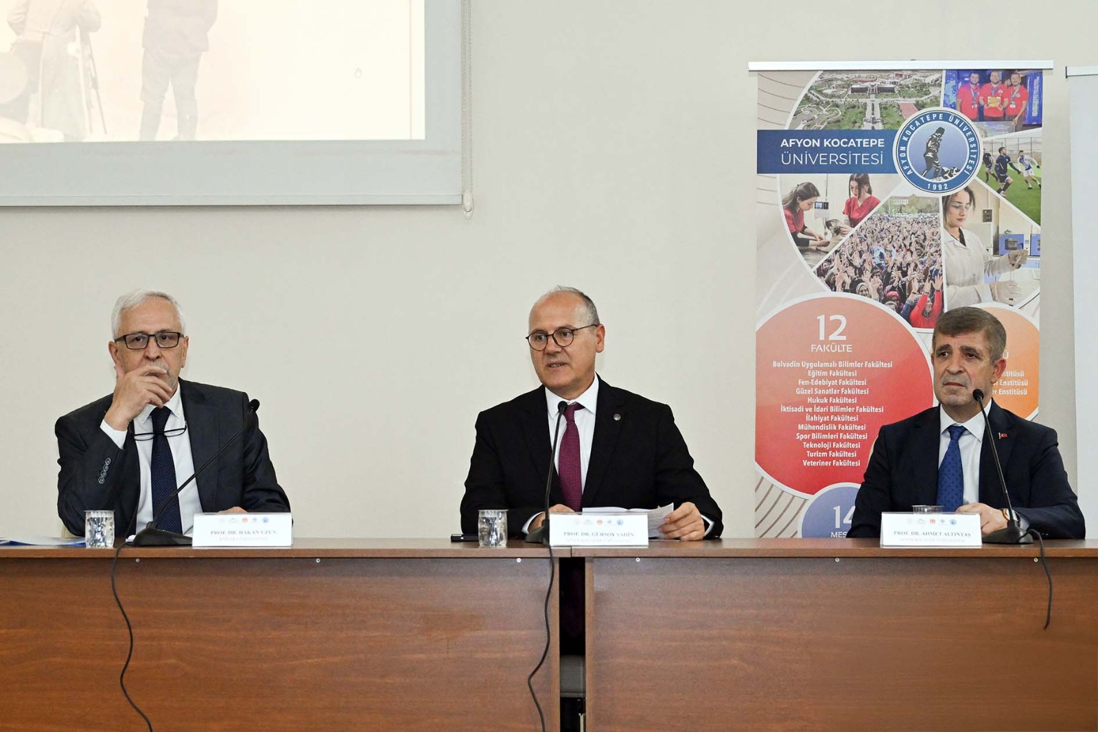 Büyük Taarruz Bi̇tmedi̇ Akademi̇syenlerden Tari̇hî Değerlendi̇rmeler (2)