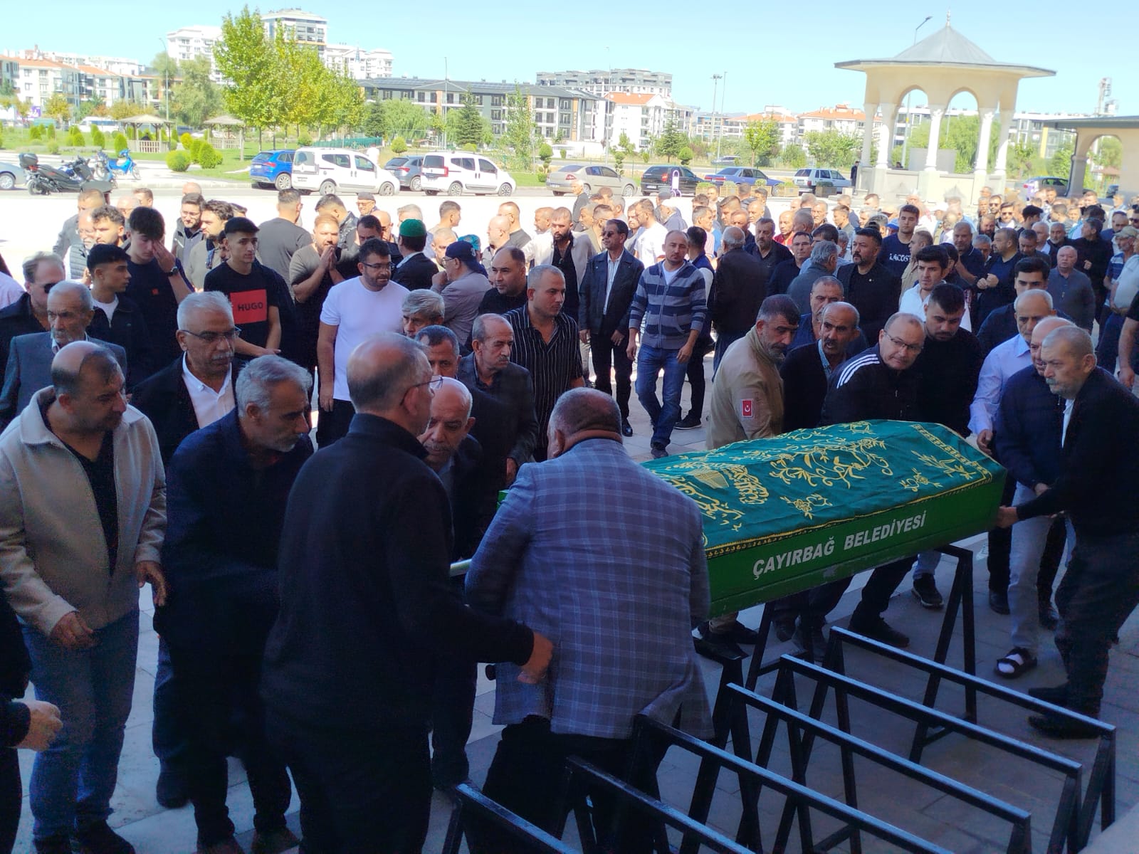 Çete Ai̇lesi̇ni̇n Aci Günü 1