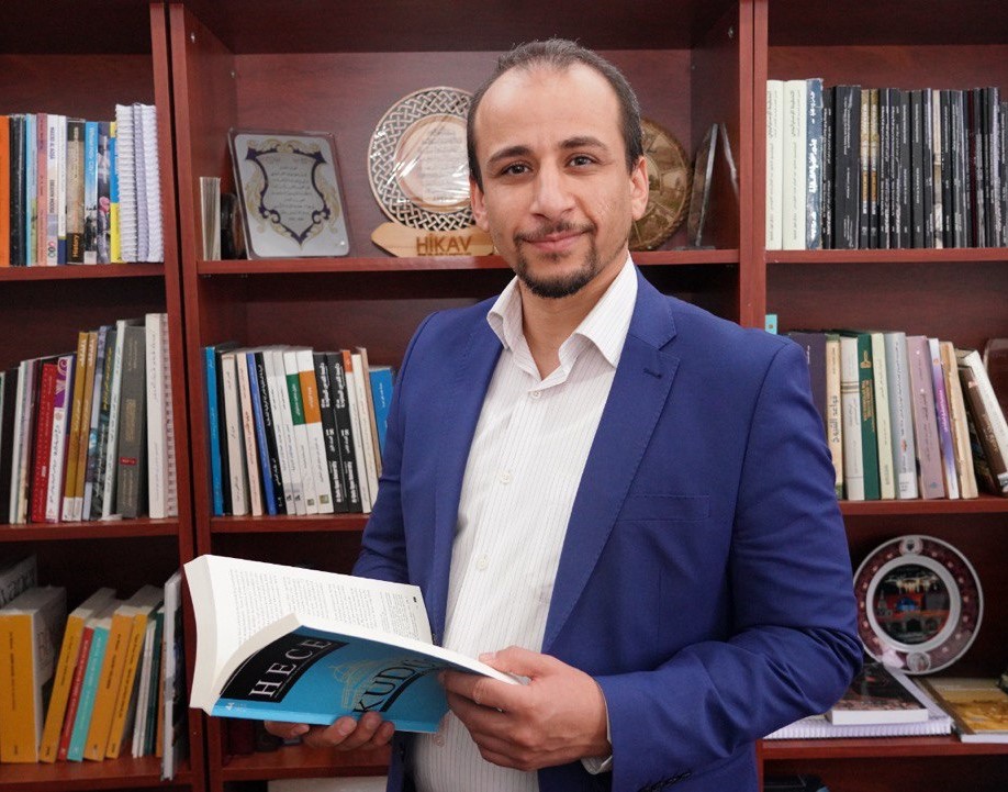 Doç. Dr. Hali̇d Üveysi̇