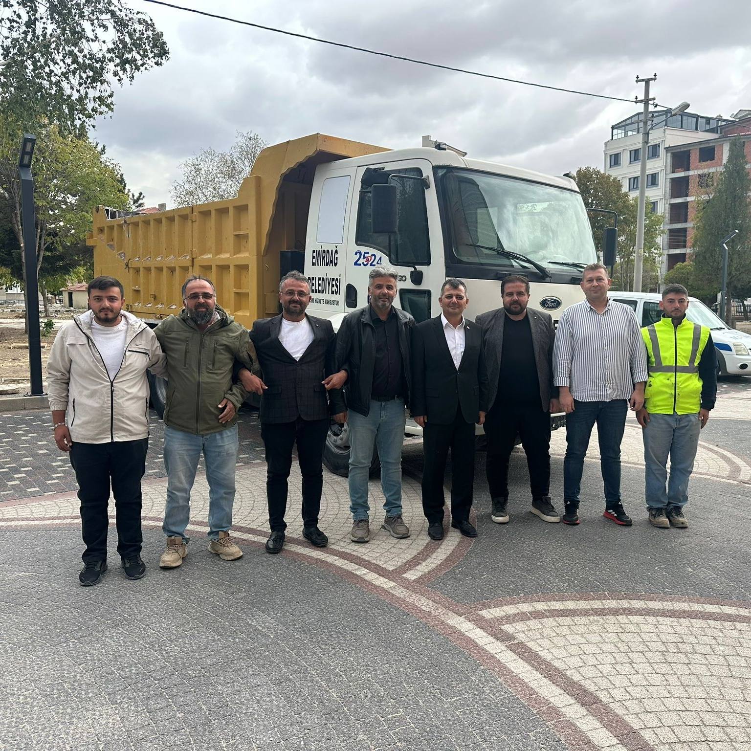 Emi̇rdağ Beledi̇yesi̇ Araç Fi̇losunu Güçlendi̇rdi̇ (1)