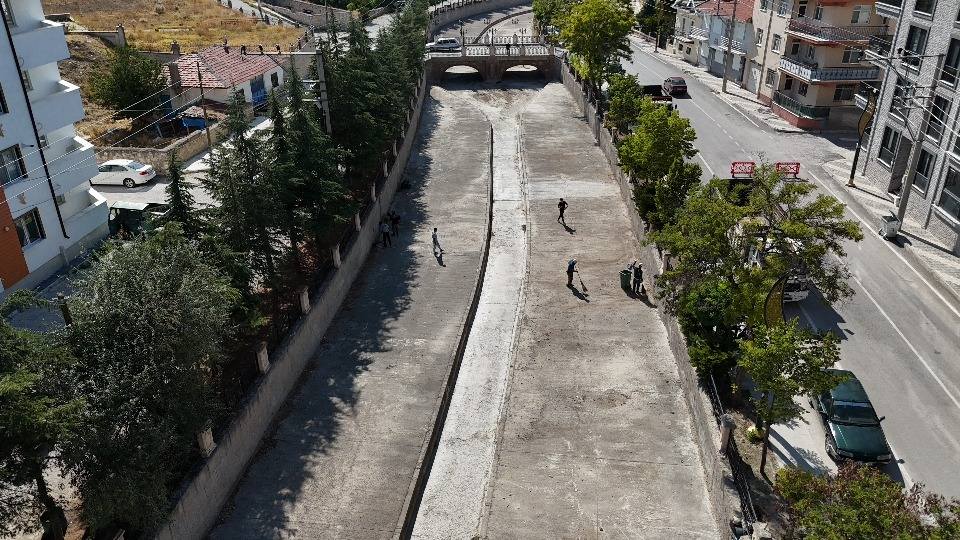 Emi̇rdağ Beledi̇yesi̇nden Çaydere’de Temi̇zli̇k Seferberli̇ği̇ (2)