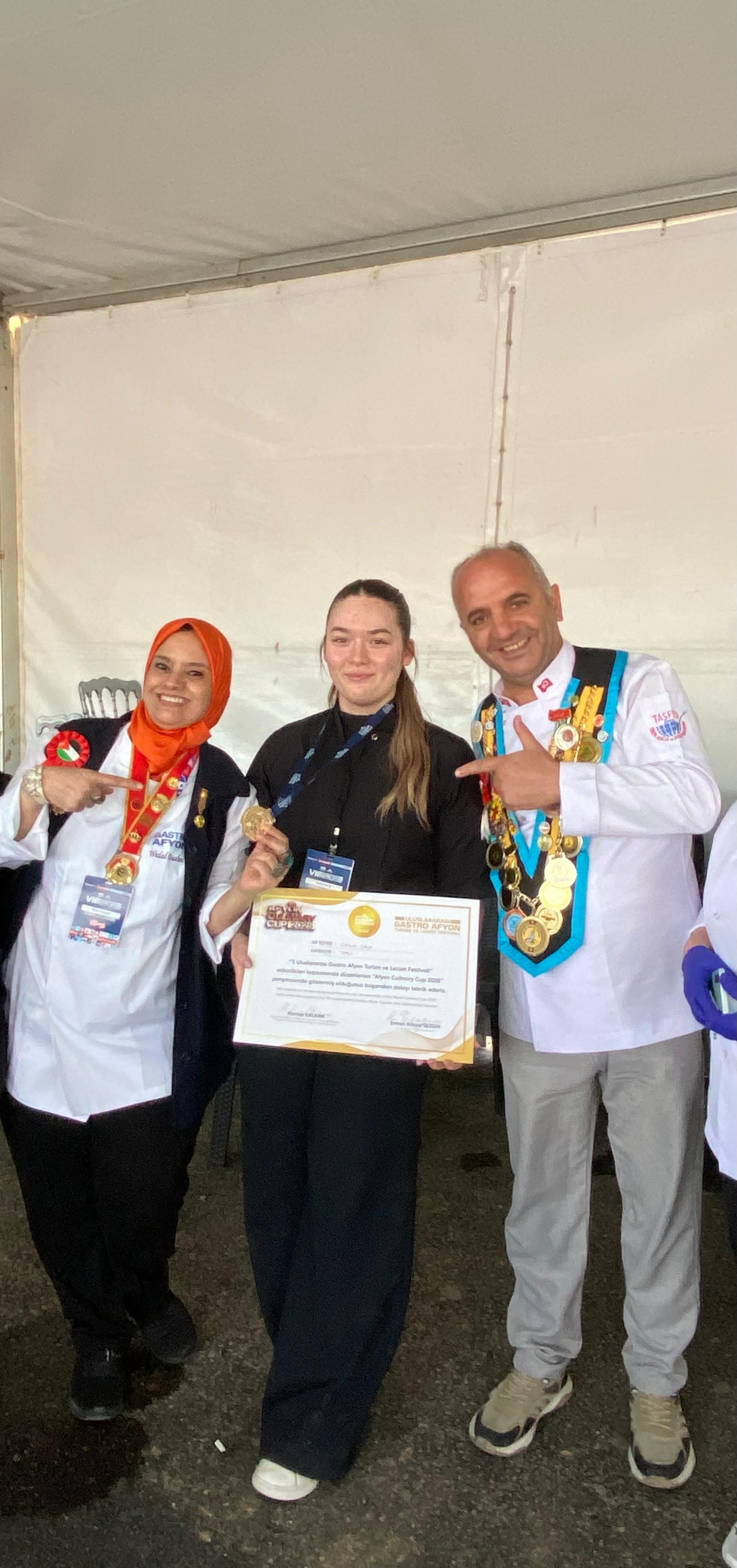 Genç Şef Ceyli̇n Çaliş, Gastro Afyon’da İki̇nci̇ Kez Zi̇rvede 4