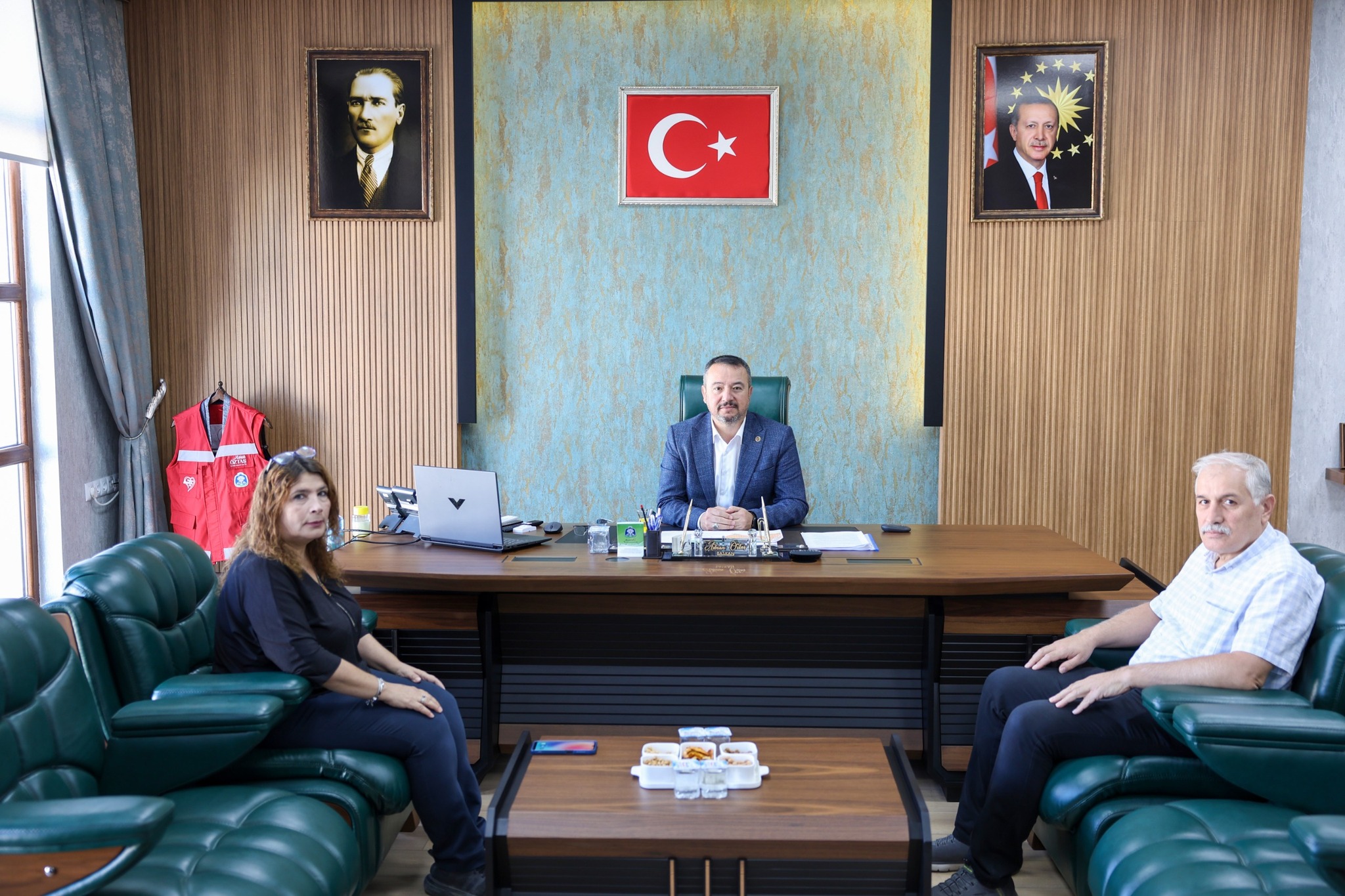 Huzurevi̇ Müdüresi̇nden Başkan Öztaş’a Nezaket Zi̇yareti̇
