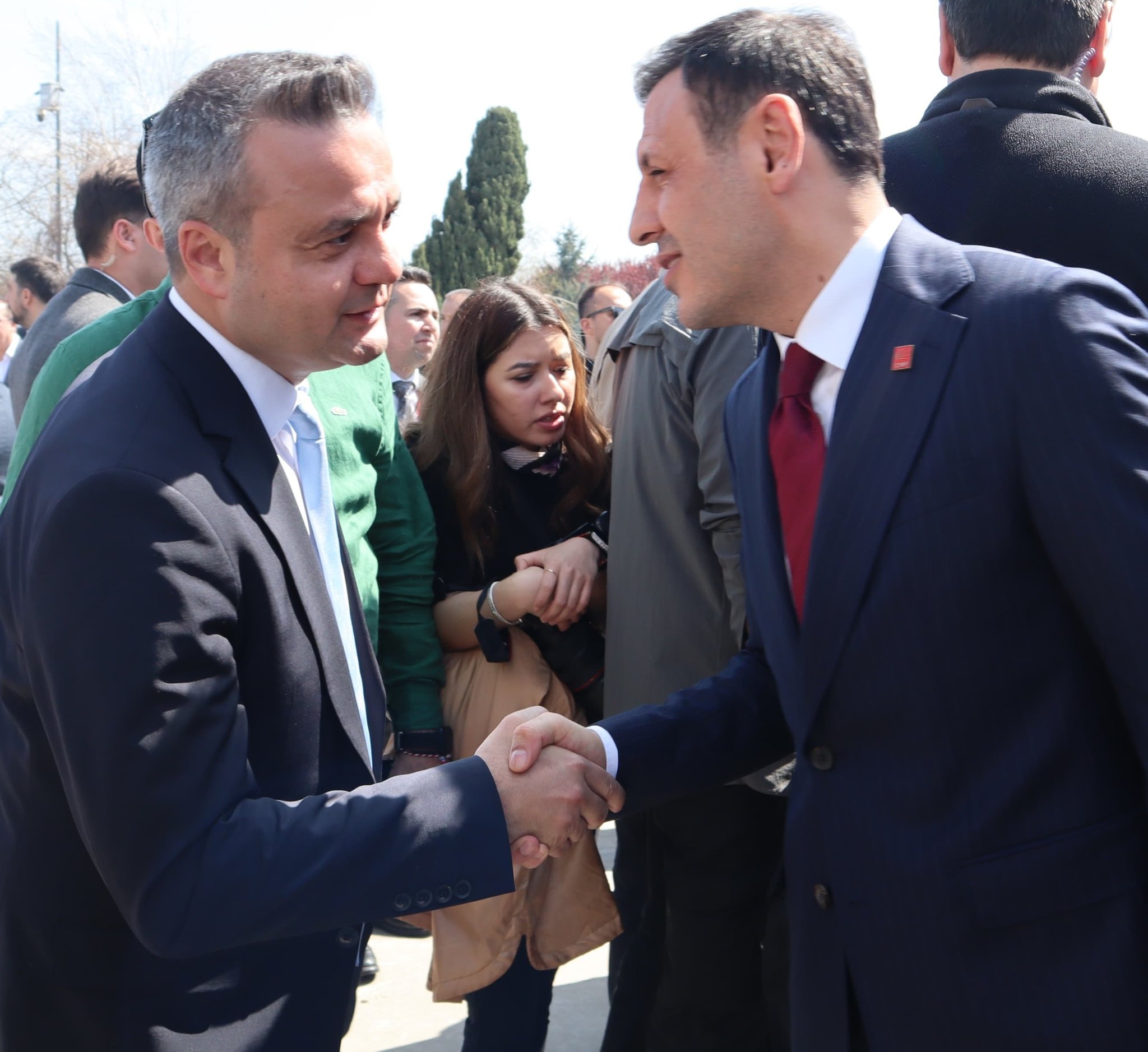 İl Başkani Erhan’dan İstanbul Kararina Tepki̇ Özgür Çeli̇k Yalniz Deği̇ldi̇r 1