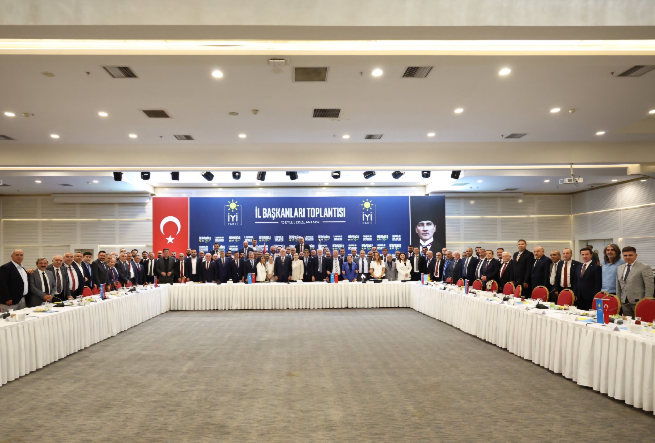 İyi̇ Parti̇ İl Başkanlari Toplantisi Gerçekleşti̇ri̇ldi̇ (2)