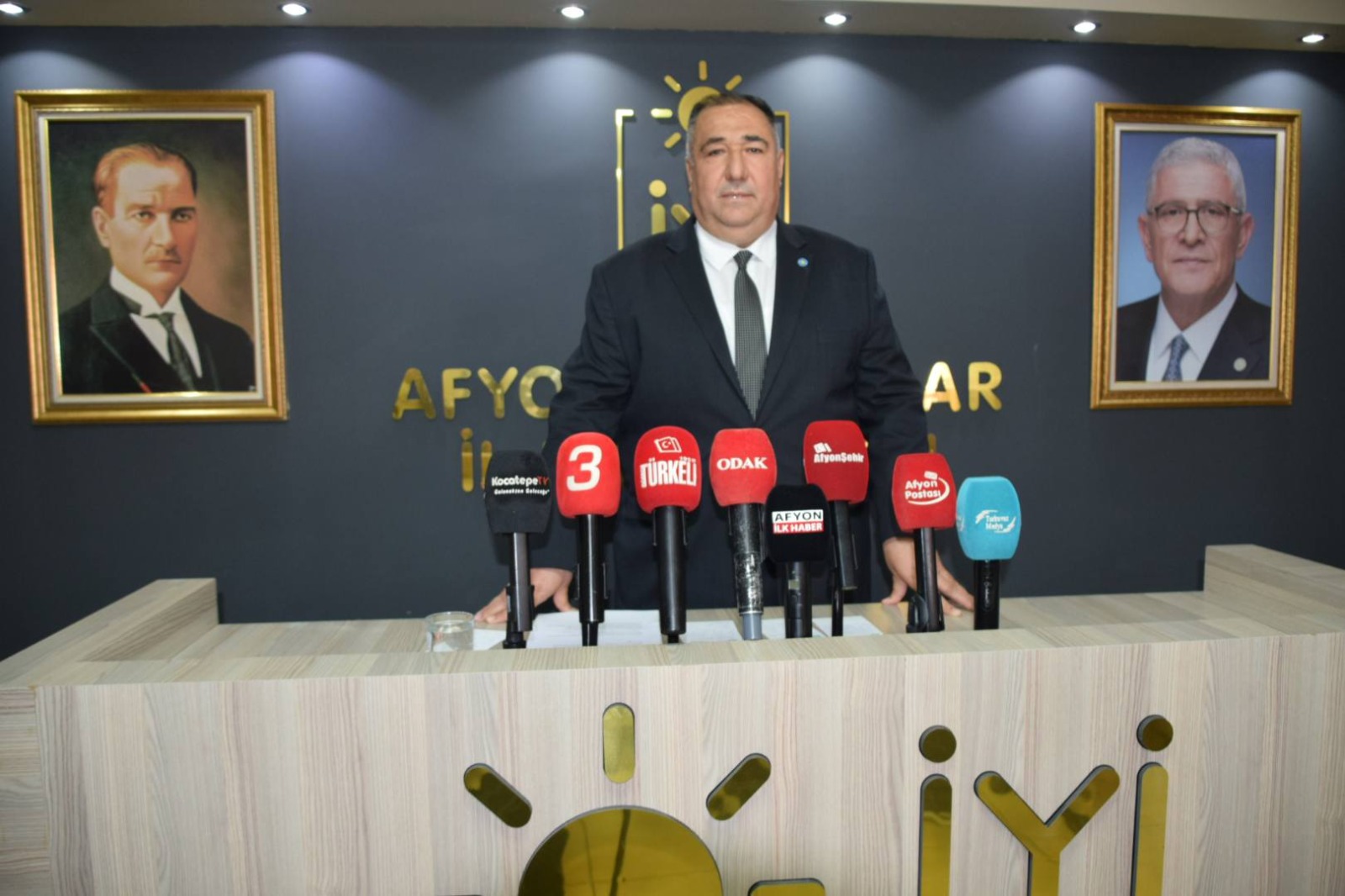 İyi̇ Parti̇’den Hükümete Sert Tepki̇ Emekli̇ler Sadaka Deği̇l, Haklarini İsti̇yor (2)