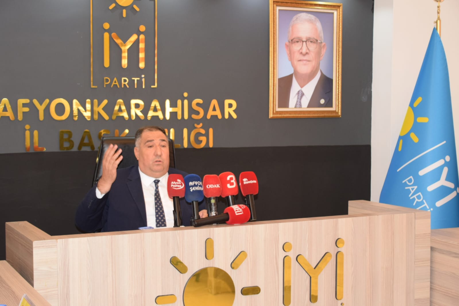 İyi̇ Parti̇’den Hükümete Sert Tepki̇ Emekli̇ler Sadaka Deği̇l, Haklarini İsti̇yor (3)