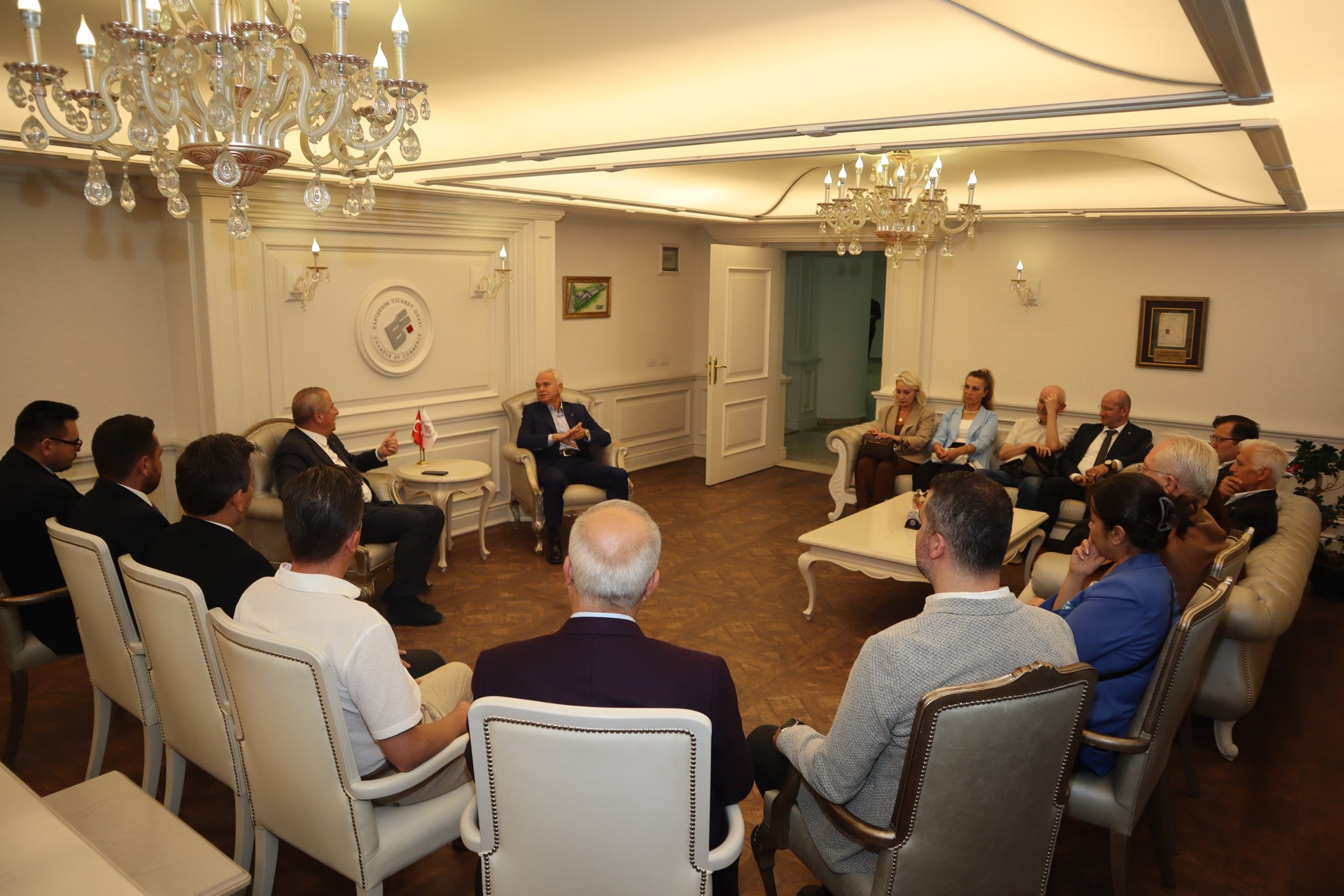 Mi̇lletveki̇li̇ Olgun Eski̇şehi̇r’de İş Dünyasiyla Hangi̇ Konuyu Görüştü 2