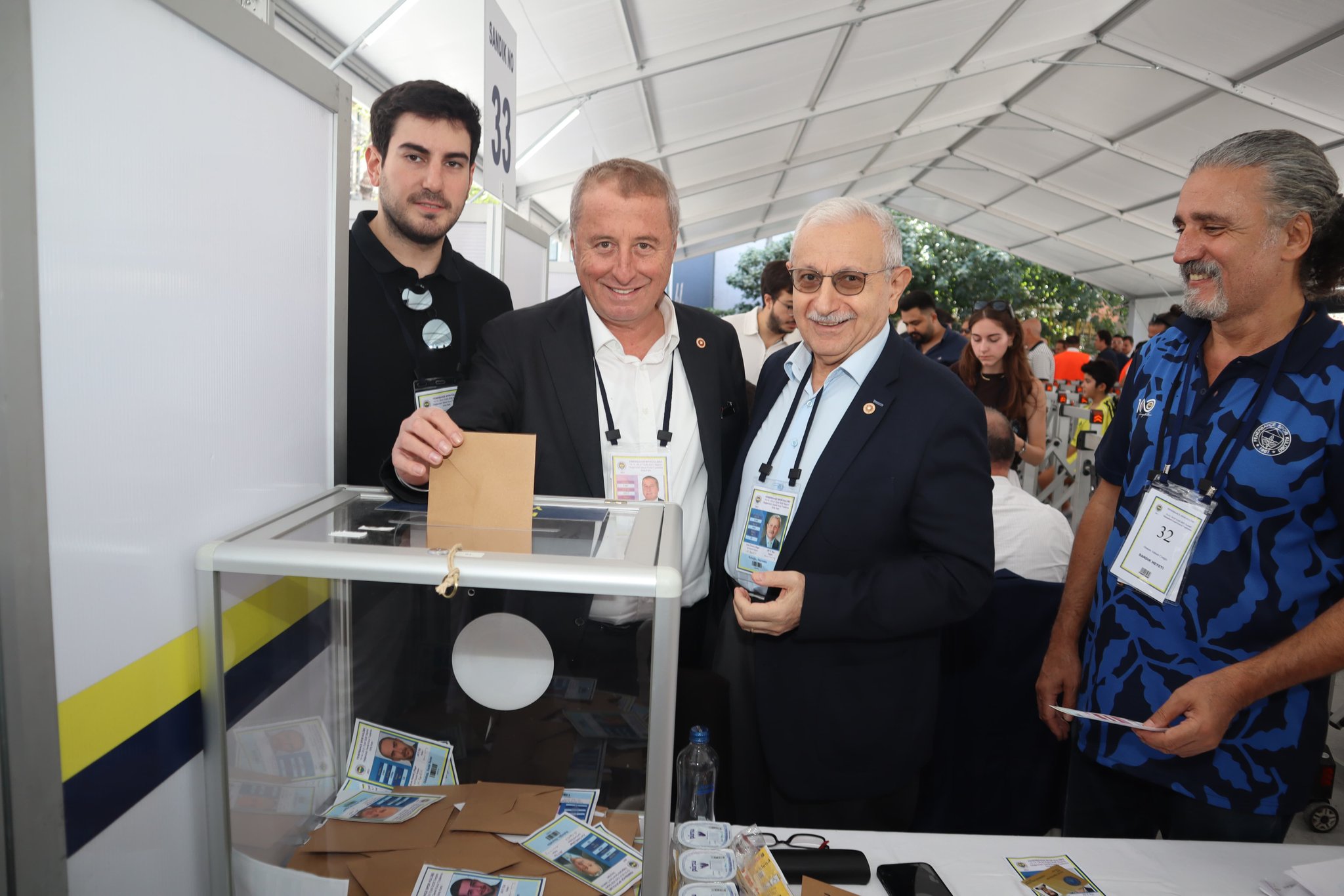 Mi̇lletveki̇li̇ Olgun Ki̇me Oy Verdi̇ 1