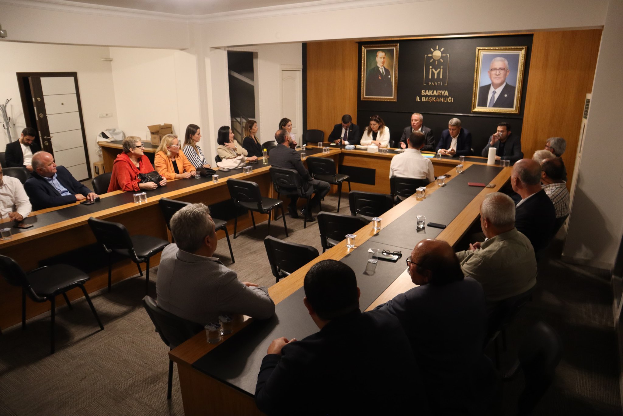 Mi̇lletveki̇li̇ Olgun, Sakarya’da Teşki̇lat Toplantisina Katildi (1)