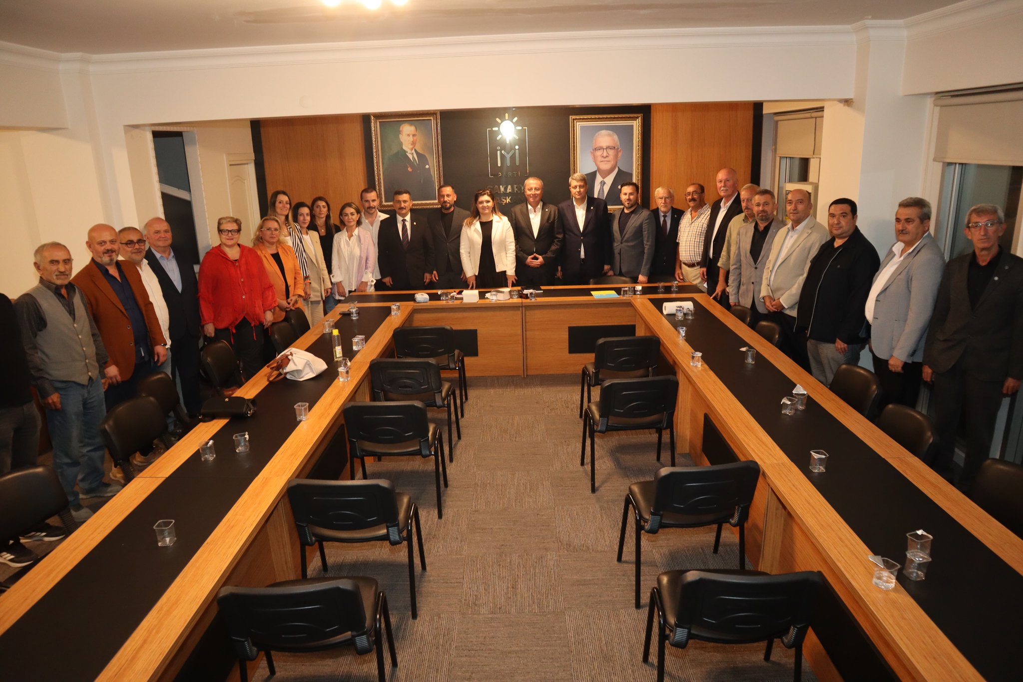 Mi̇lletveki̇li̇ Olgun, Sakarya’da Teşki̇lat Toplantisina Katildi (2)