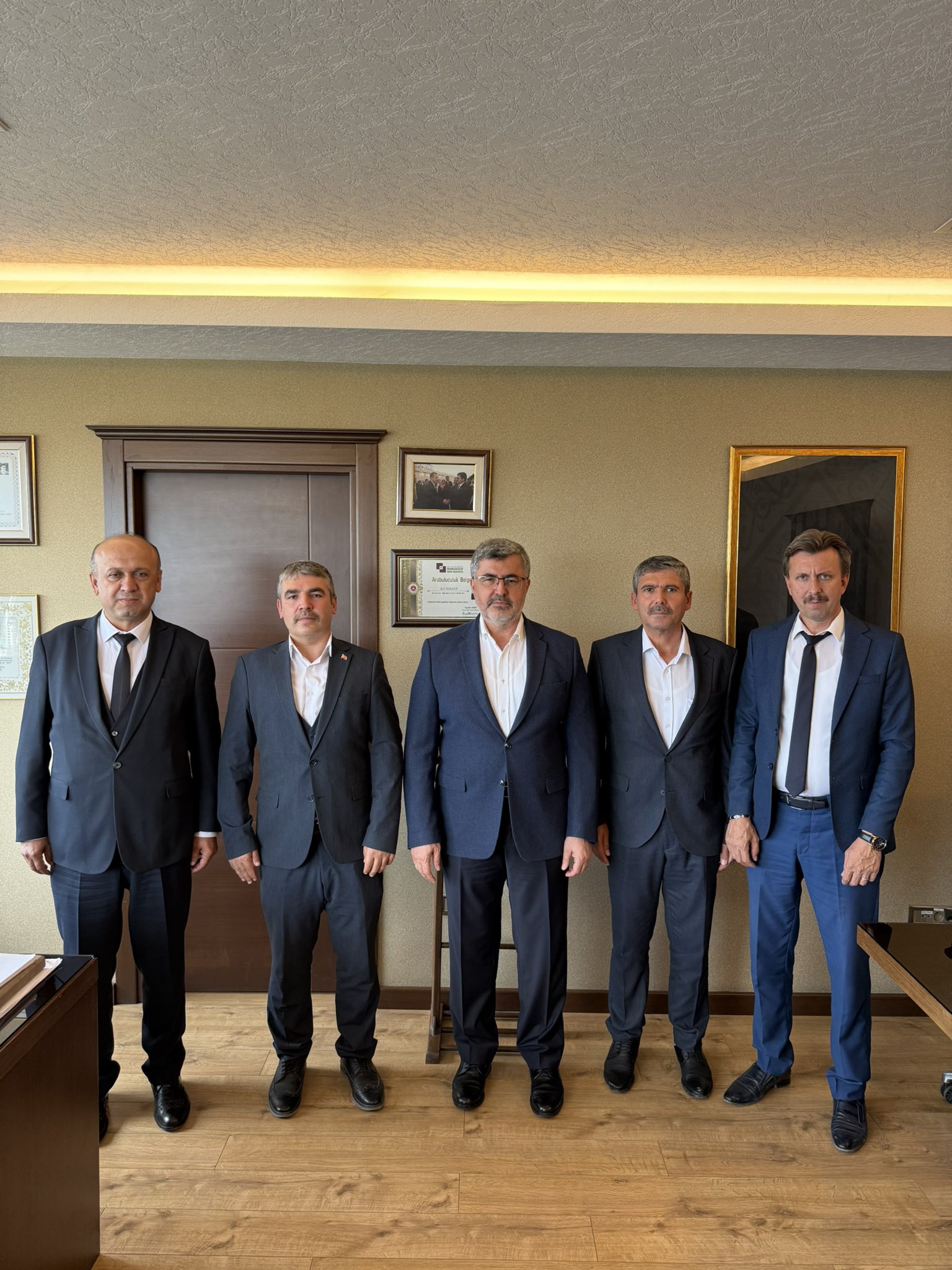 Mi̇lletveki̇li̇ Özkaya, İlçe Eği̇ti̇m Yöneti̇ci̇leri̇yle Neleri̇ Görüştü