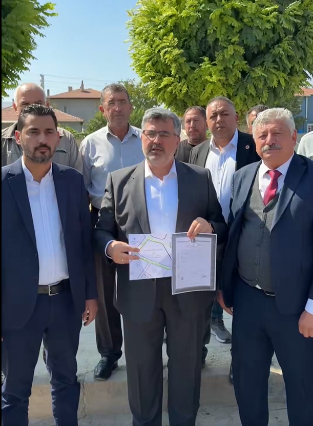 Mi̇lletveki̇li̇ Özkaya “Işiklar Beledi̇yemi̇z Satmadan Alan Bi̇r Beledi̇yeci̇li̇k Anlayişi Sergi̇li̇yor” (2)-1