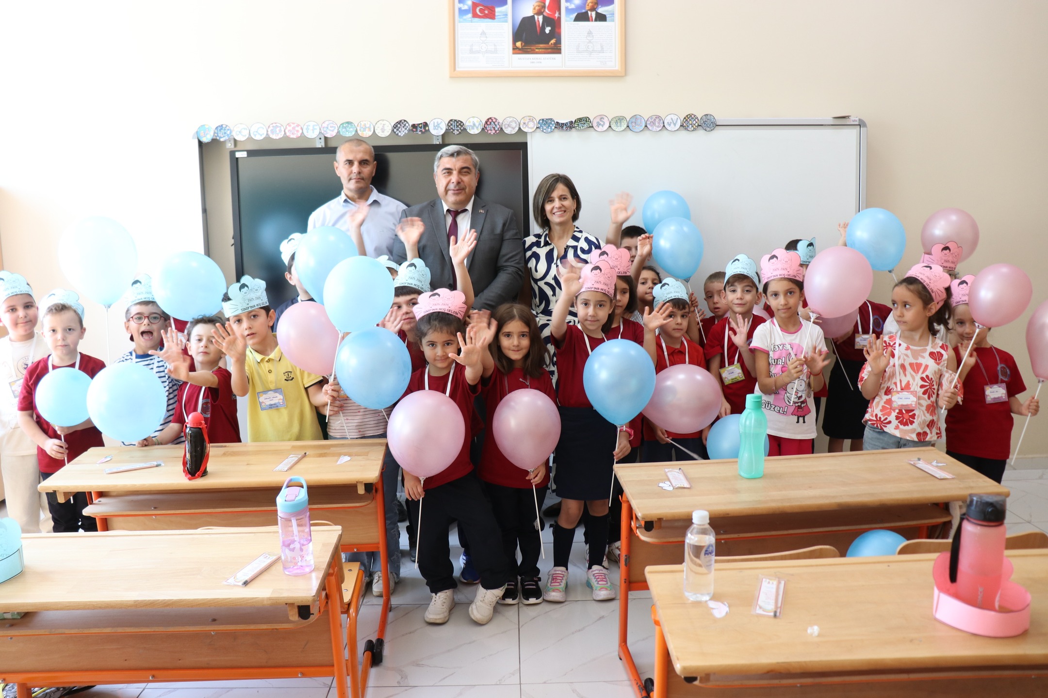 Müdür Sünnetci̇, Mi̇ni̇kleri̇n İlk Gün Heyecanina Ortak Oldu (3)