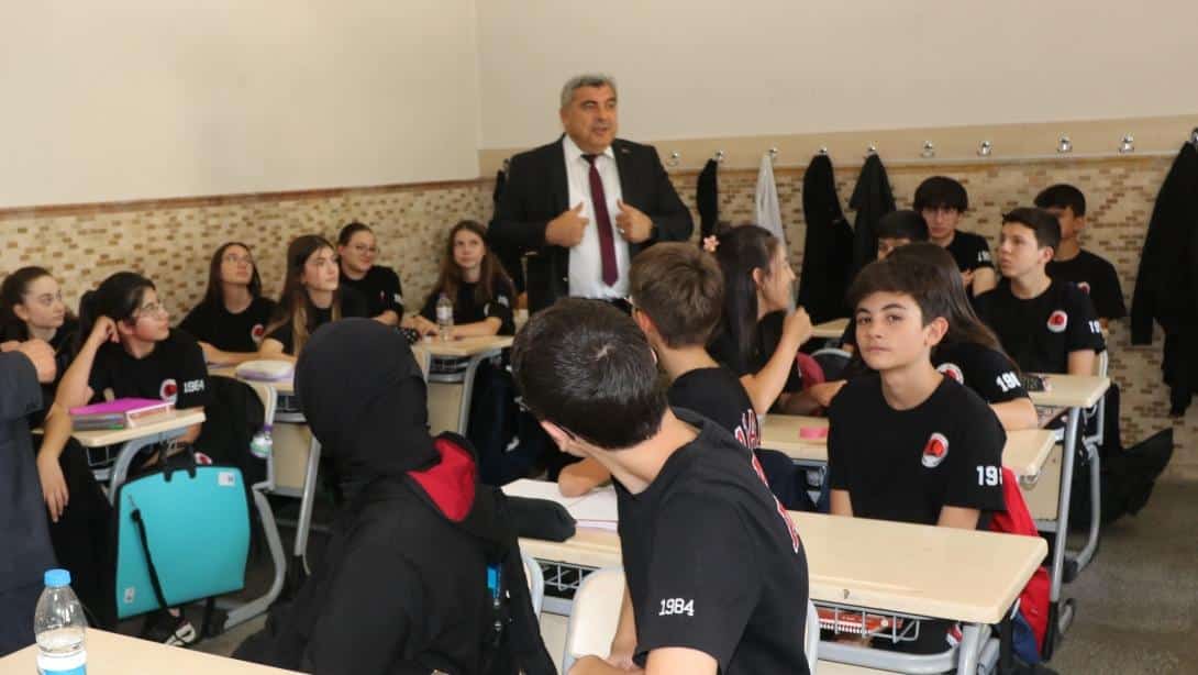 Müdür Sünnetci̇’den Kocatepe Anadolu Li̇sesi̇ne Zi̇yaret (4)