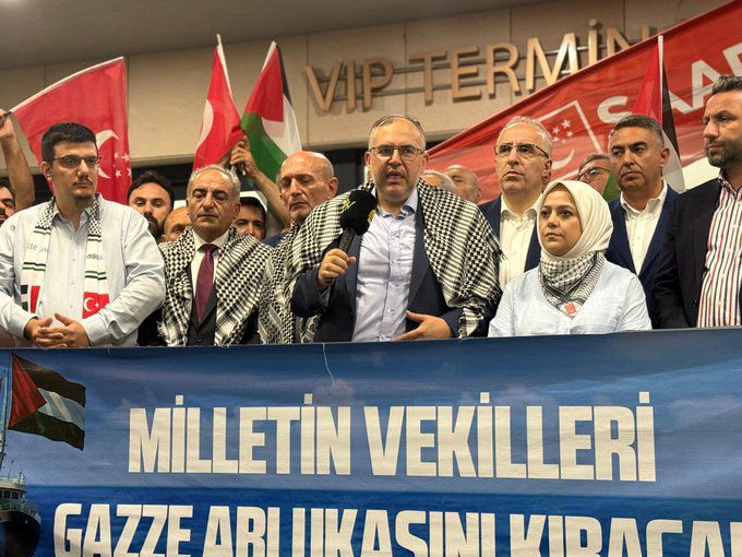 Saadet Parti̇li̇ Veki̇ller Gazze İçi̇n Özgürlük Fi̇losu’nda (2)