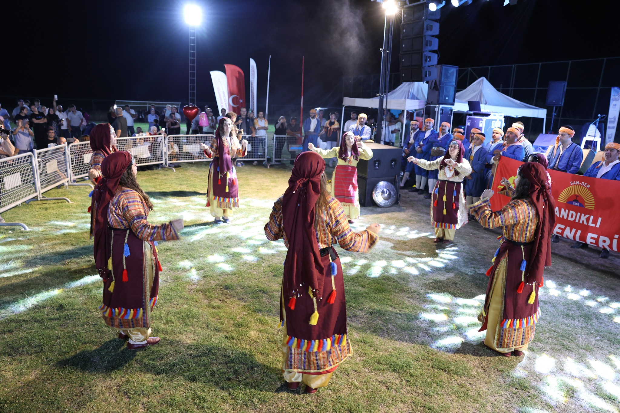 Sandikli’da Termal Ve Çamur Festi̇vali̇ Coşkuyla Başladi (4)