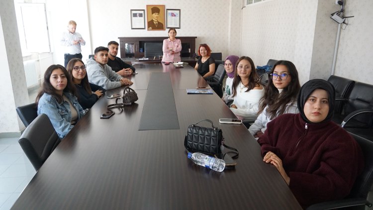 Şuhut Beledi̇yesi̇ İle Akü Öğrenci̇leri̇nden Afet Gönüllülüğü Zi̇rvesi̇ (4)