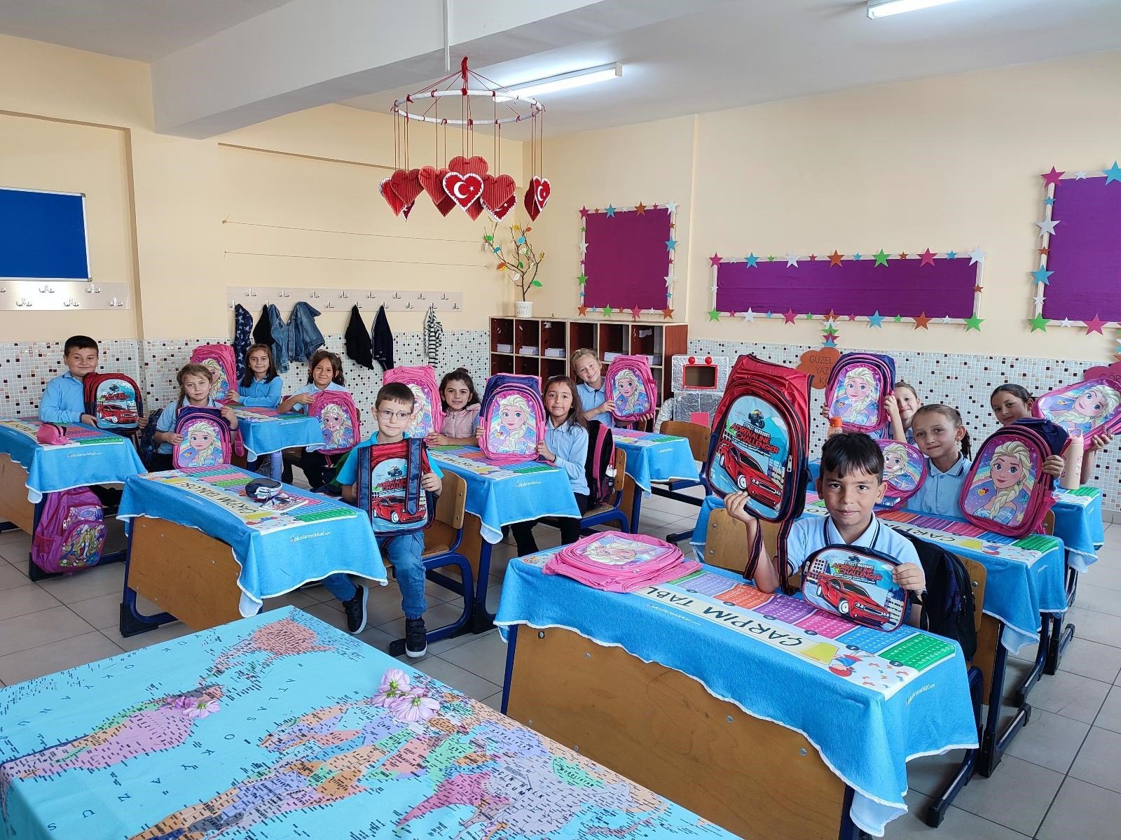 Sülümenli̇ Beledi̇yesi̇’nden Öğrenci̇lere Eği̇ti̇m Desteği̇ 1