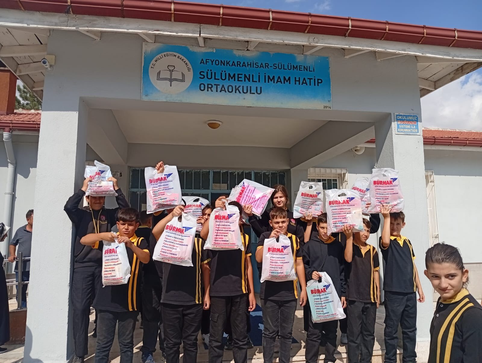 Sülümenli̇ Beledi̇yesi̇’nden Öğrenci̇lere Eği̇ti̇m Desteği̇ 3