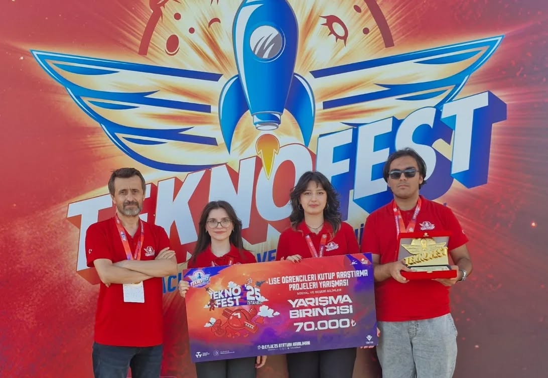 Teknofest 2025’Te Afyonkarahi̇sar Rüzgâri 5 Ödül, 1 Şehi̇r (5)
