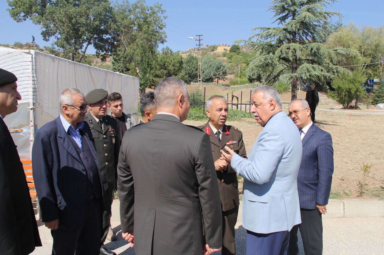 Vali̇ Yardimcisi Şehi̇tleri̇ Unutmadi 2