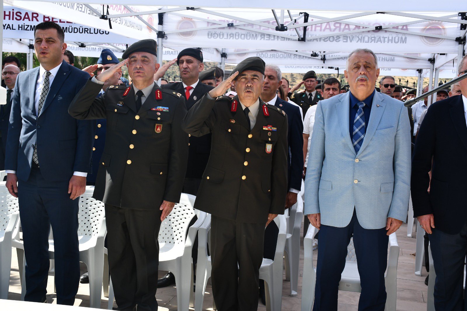 Vali̇ Yardimcisi Şehi̇tleri̇ Unutmadi 3