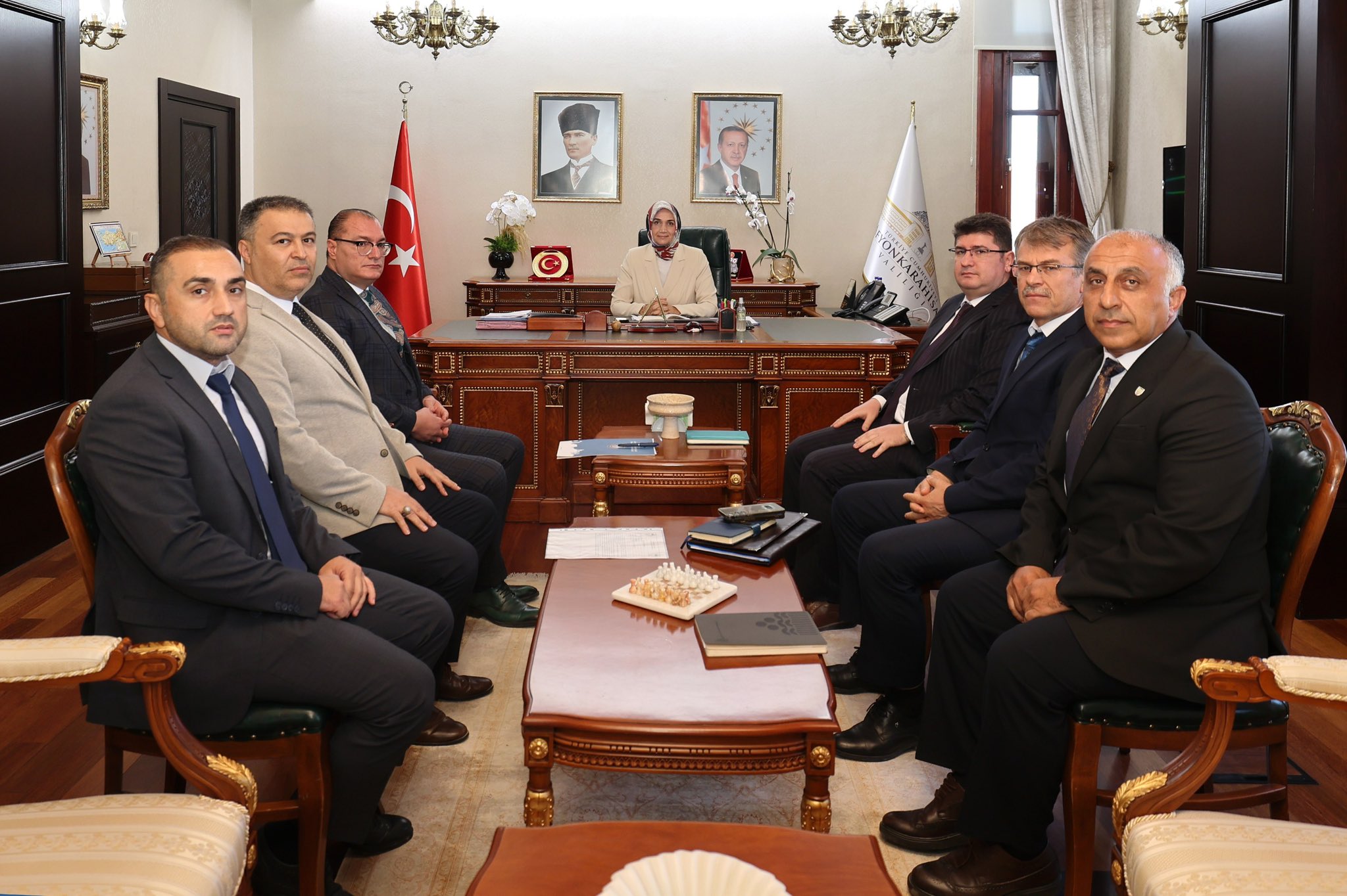 Vali̇ Yi̇ği̇tbaşi Başkanliğinda Değerlendi̇rme Toplantisi Gerçekleşti̇ri̇ldi̇