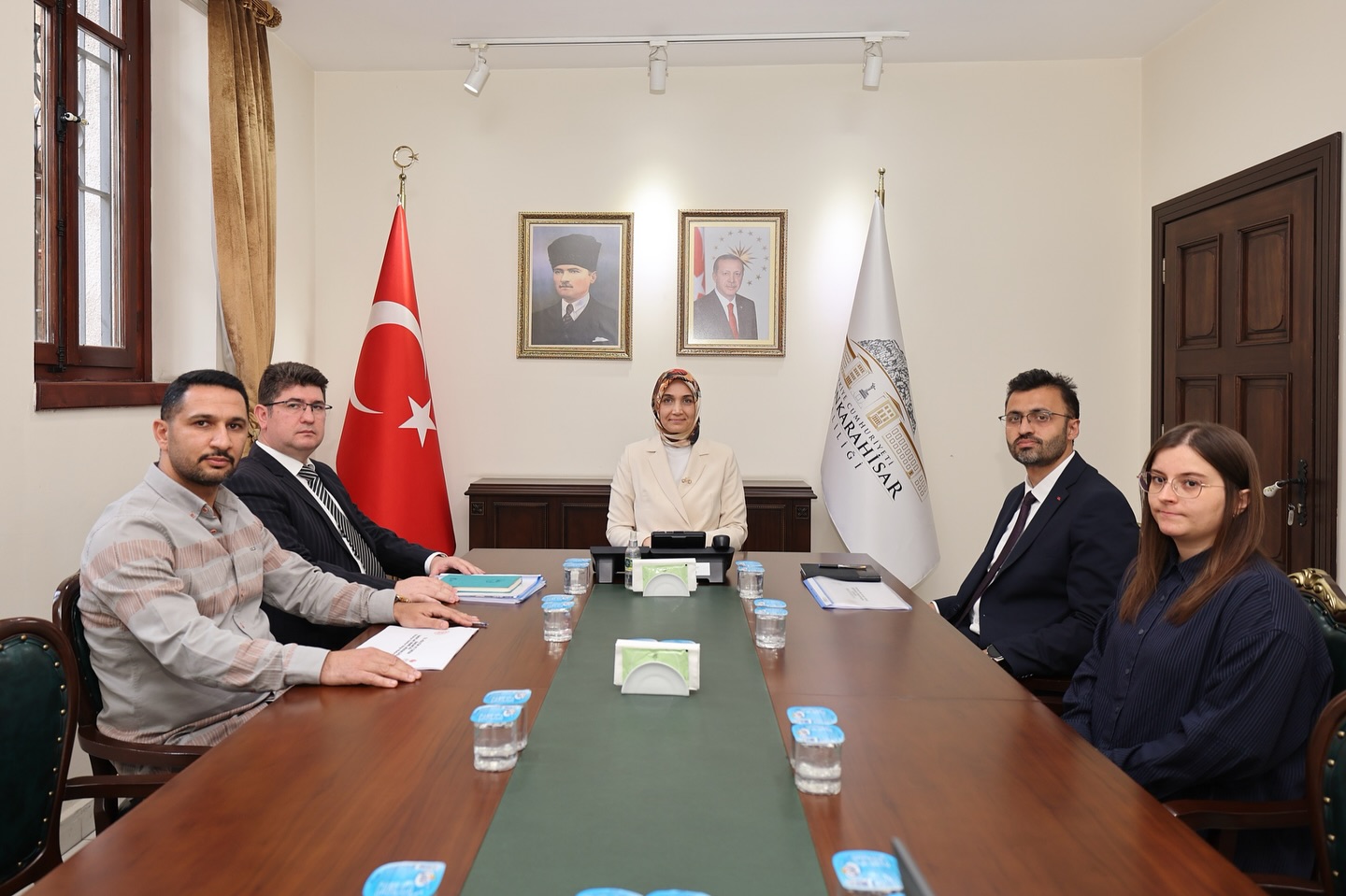 Vali̇ Yi̇ği̇tbaşi Başkanliğinda Vakif Eserleri̇ Toplantisi Yapildi (3)