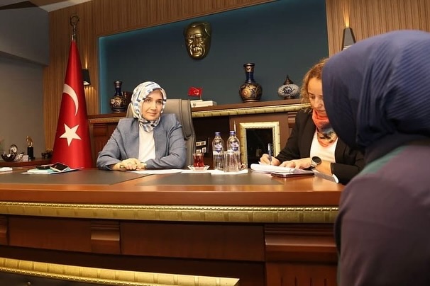 Vali̇ Yi̇ği̇tbaşi Di̇nar’da Vatandaşlarla Buluştu (3)