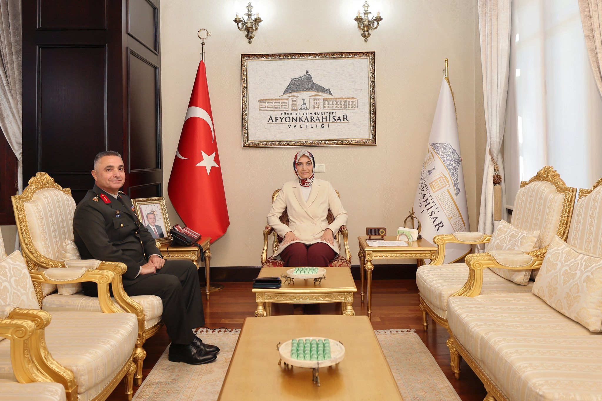 Vali̇ Yi̇ği̇tbaşi, Tuğgeneral Teci̇mer’i̇ Makaminda Kabul Etti̇