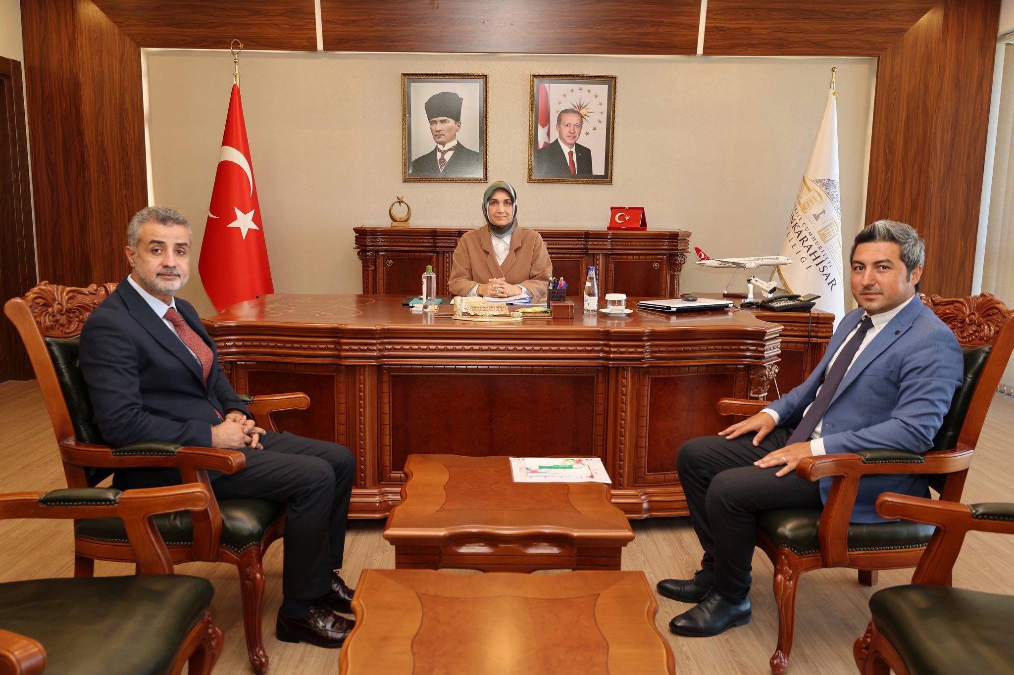 Zafer Kalkinma Ajansi Yetki̇li̇leri̇ Vali̇ Yi̇ği̇tbaşi’ni Zi̇yaret Etti̇