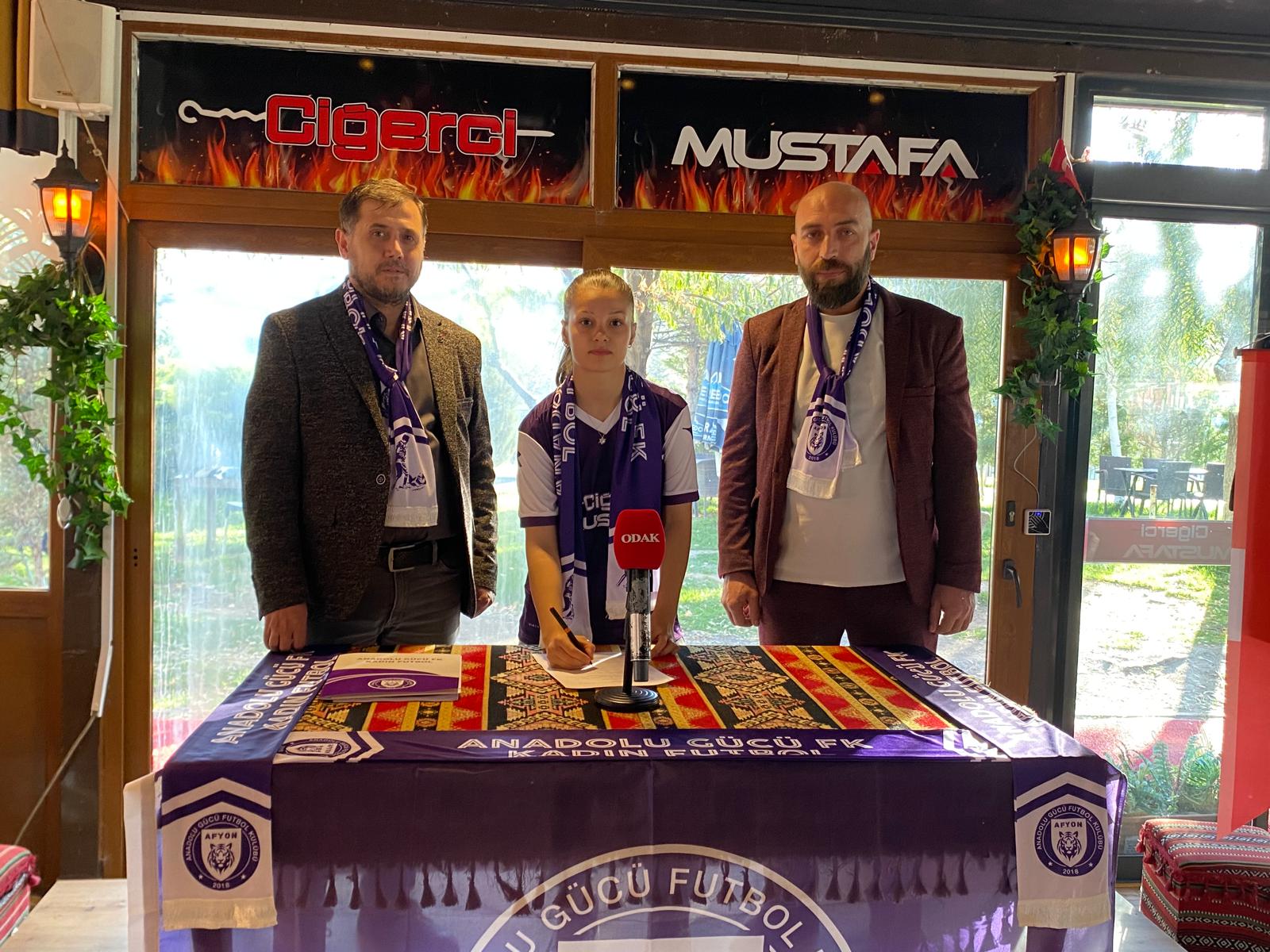 32Bfcf2F A5Cf 452C B577 B97012Dddce9