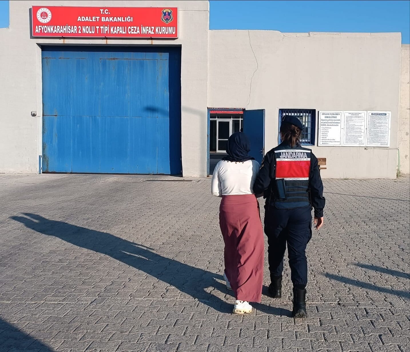 37 Aranan Şahis Jandarma Eki̇pleri̇nce Yakalandi (1)