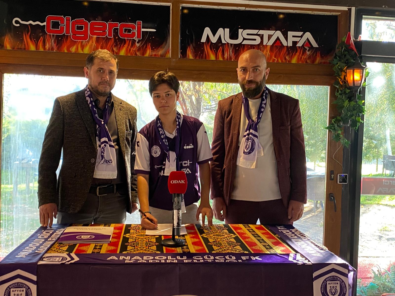 40D4D574 F366 460D B90C 38D6Bb99A300