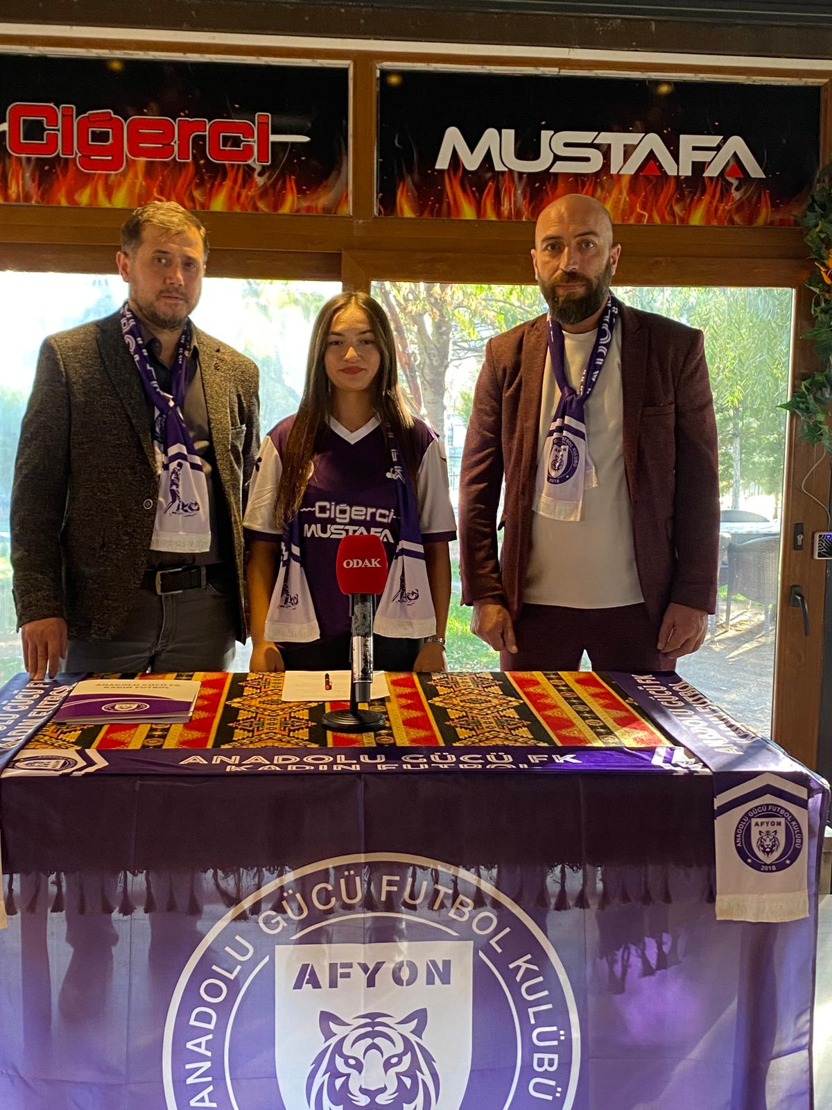 A6816E74 017C 4C58 Ad5C 970Ee904168E