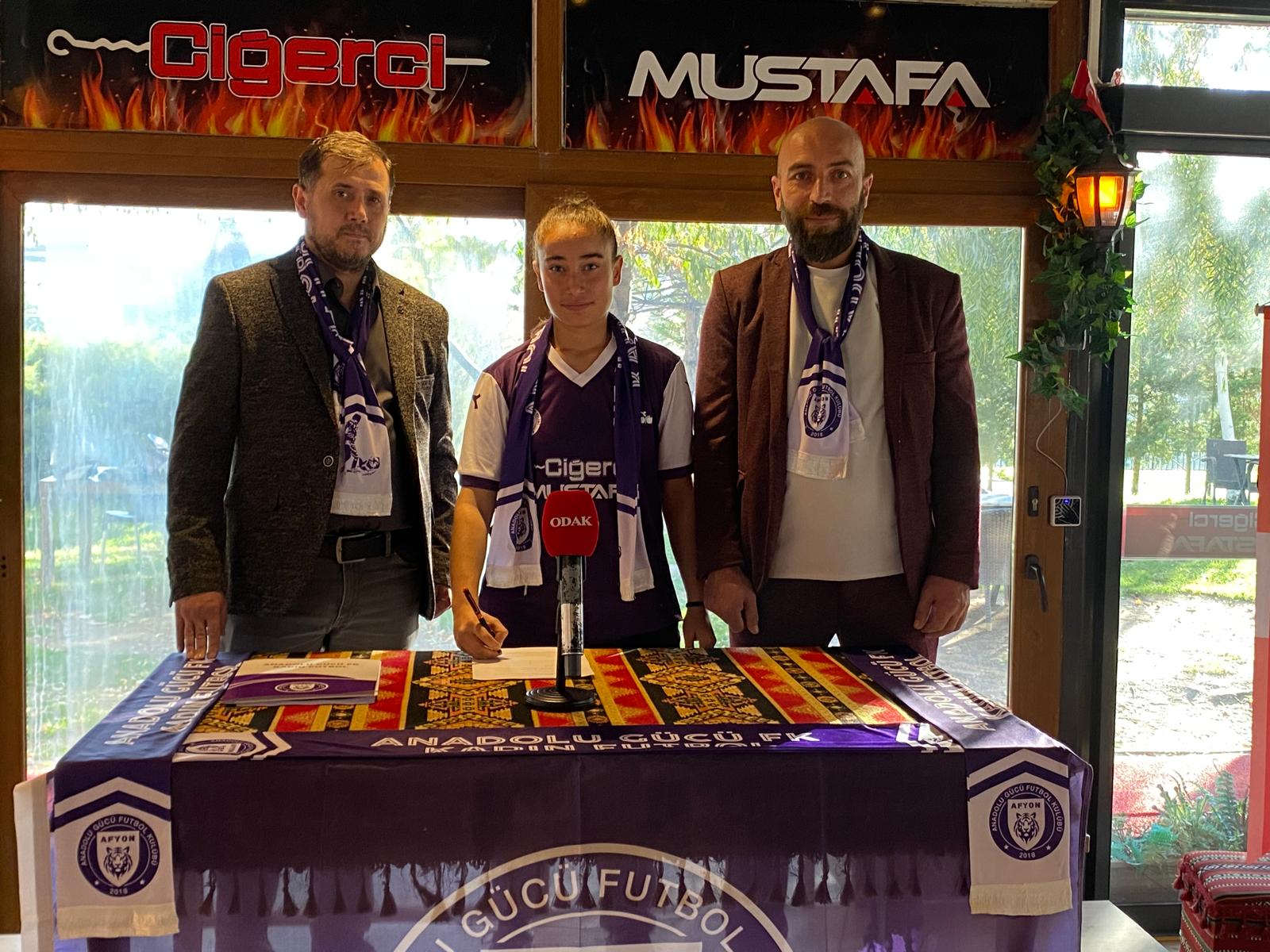 Ae546786 3595 40A4 9F4C 442C6Fb7A735