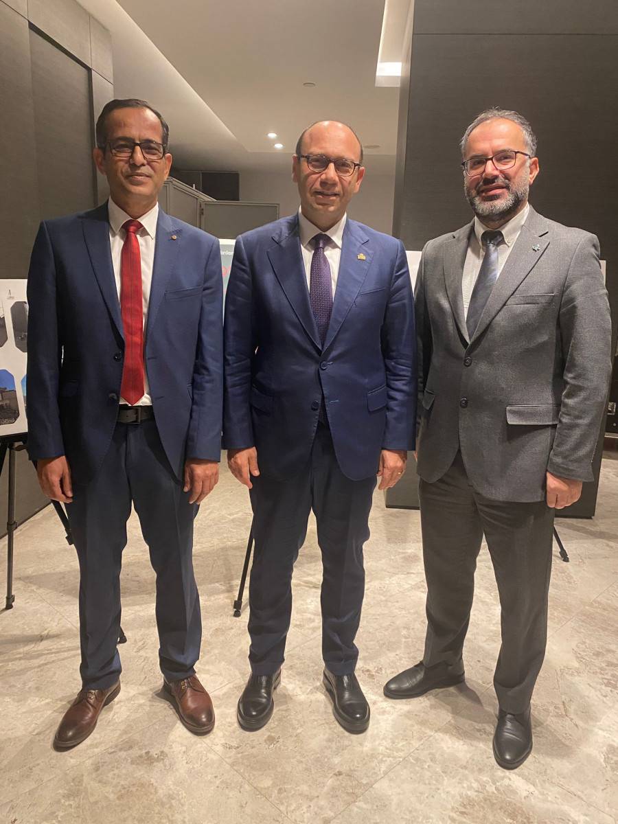 Afsü’den Gazze’de Tip Eği̇ti̇mi̇ni̇n Yeni̇den Doğuşuna Destek (3)