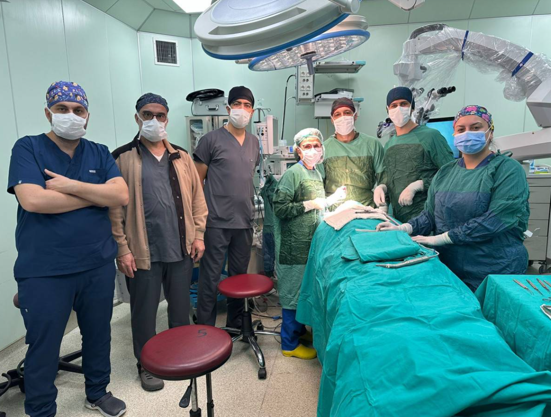 Afyon’da İlk Koklear İmplant Cerrahi̇si̇ Afsü’de Başariyla Uygulandi (3)