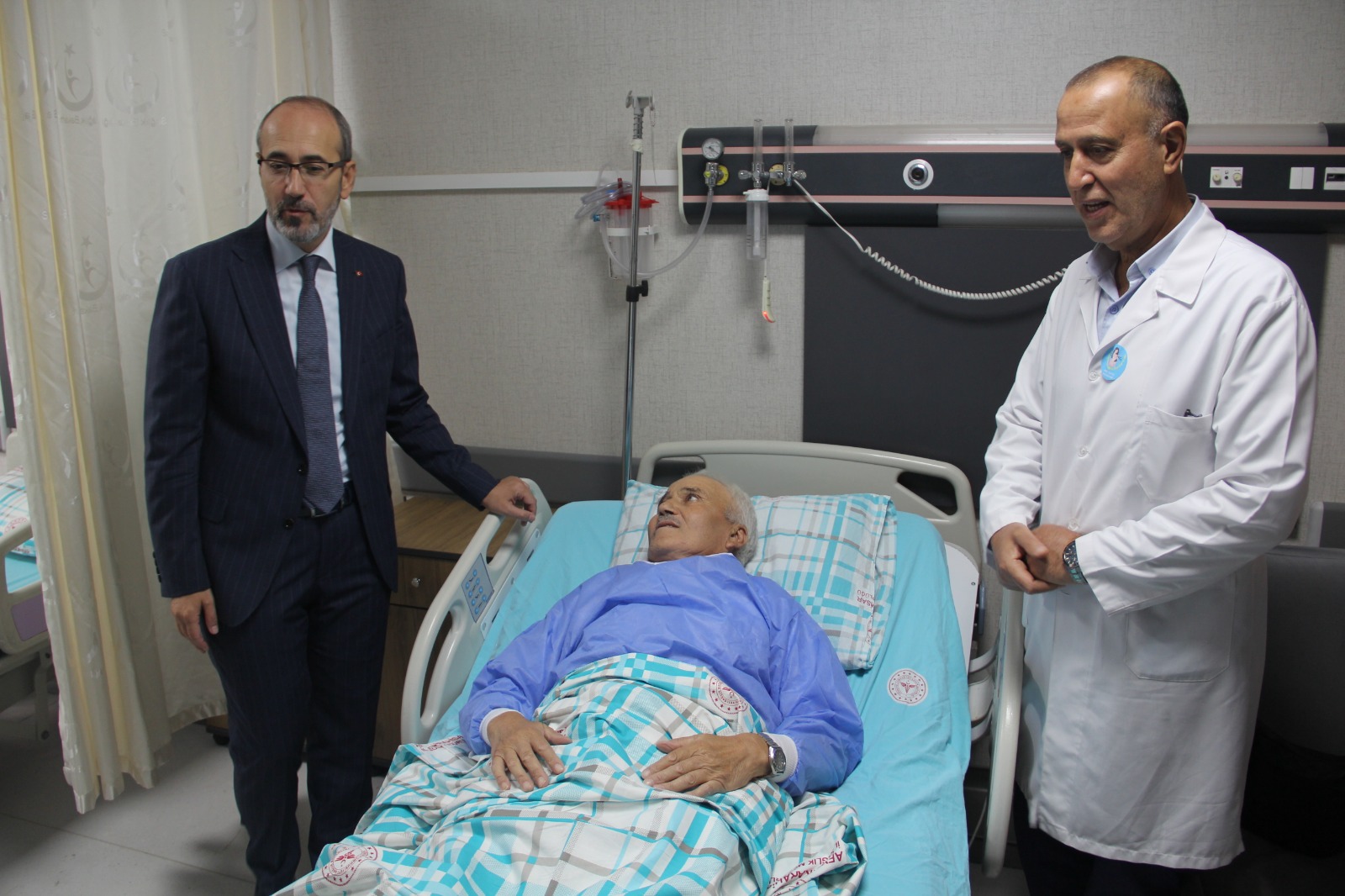 Afyonkarahi̇sar Devlet Hastanesi̇nde Hayat Kurtaran Operasyon! (2)
